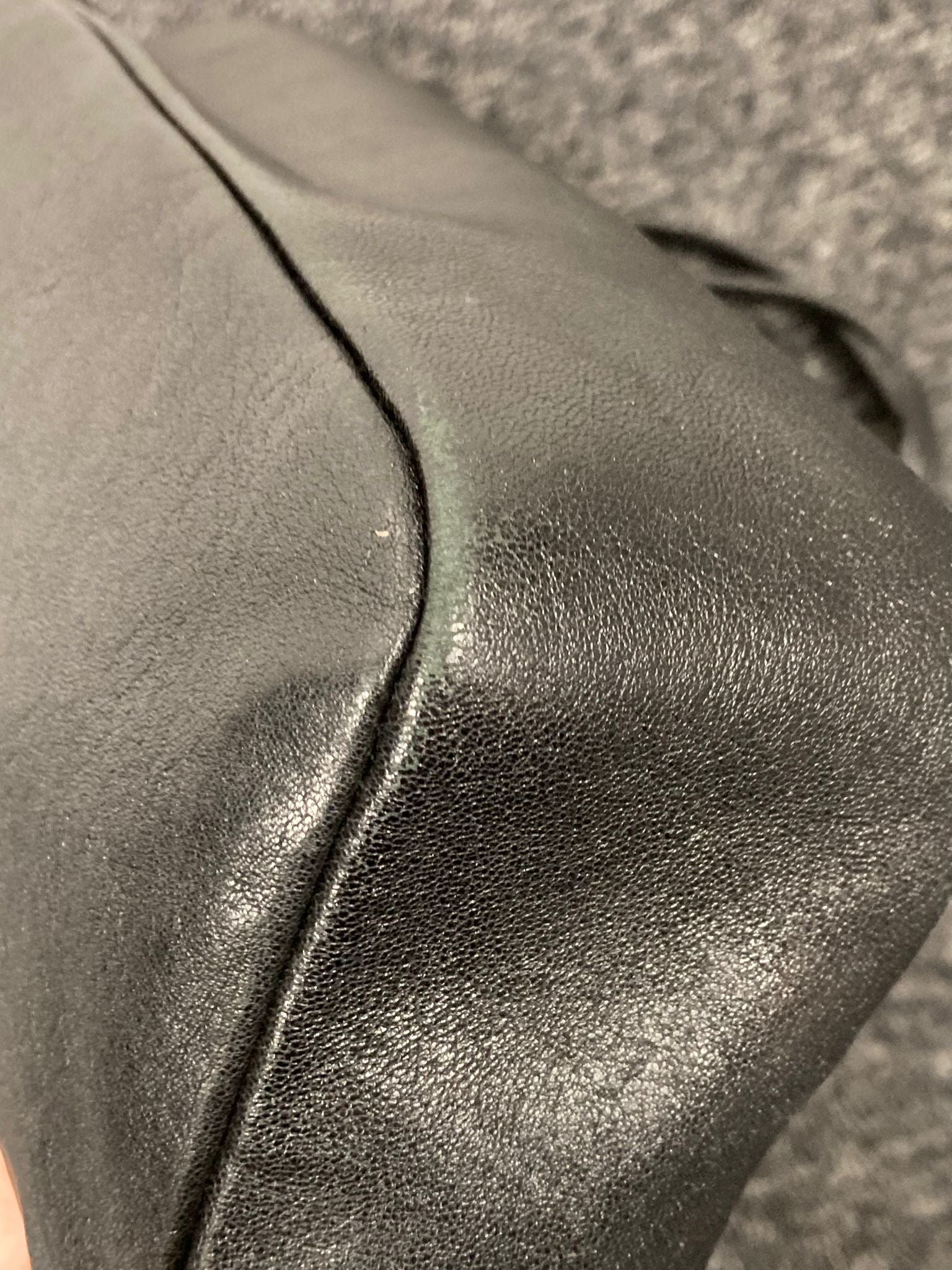 Saint Laurent Lou Camera Bag en piel negra