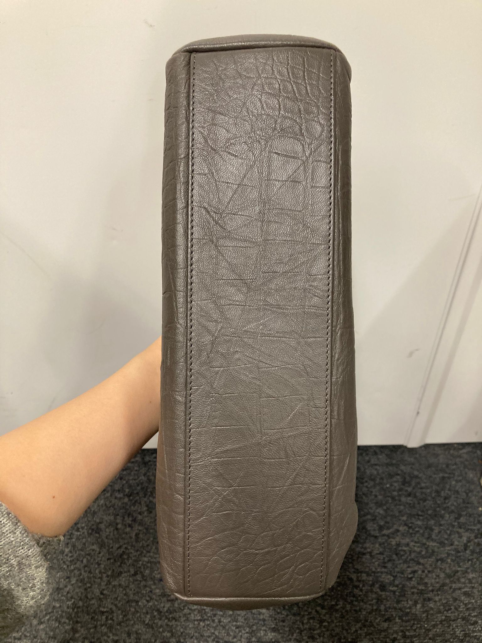 Saint Laurent West Hollywood en piel gris carbón