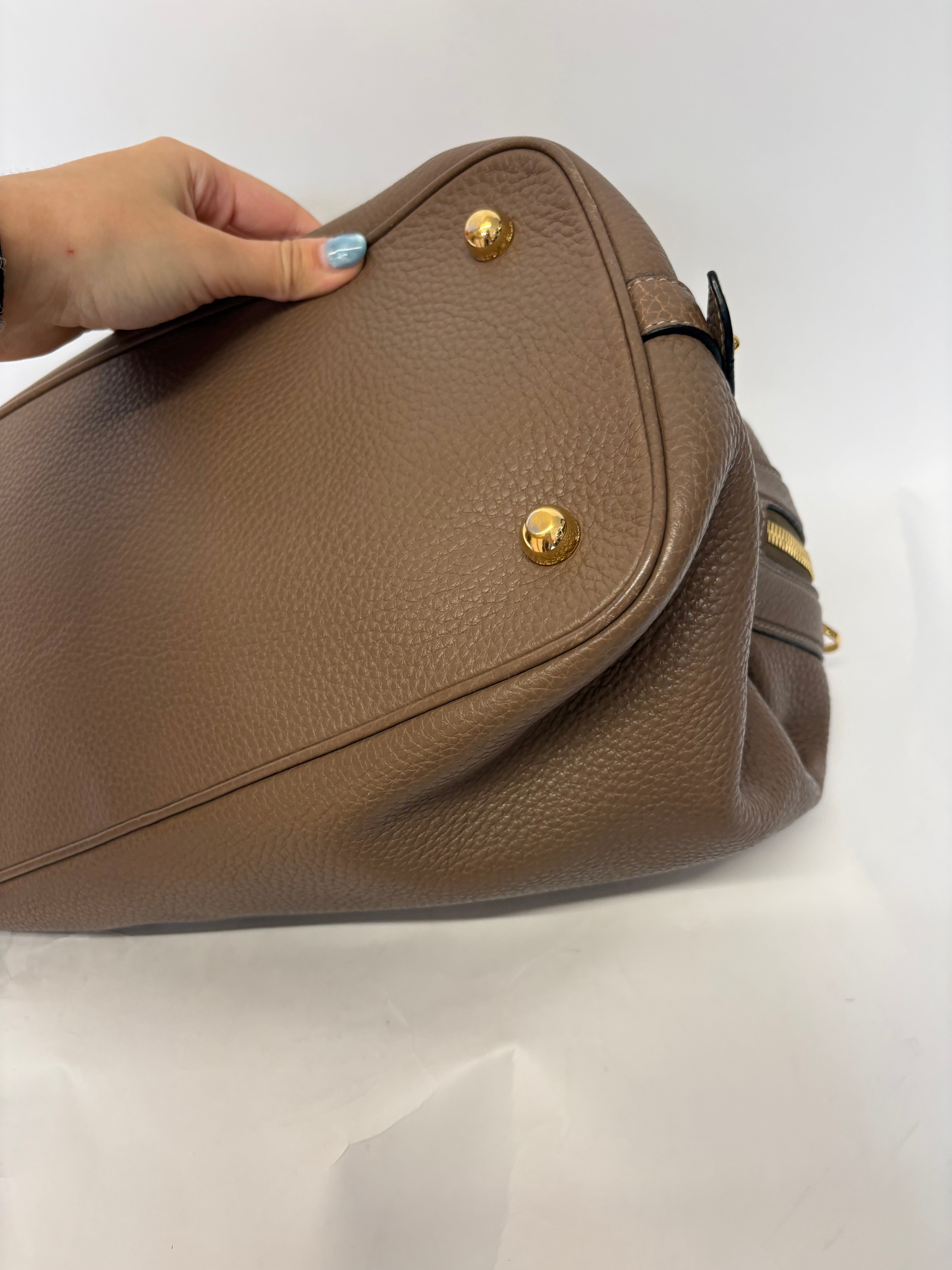 LOEWE Boston Bag Ostrich Pocket Edition grande camel