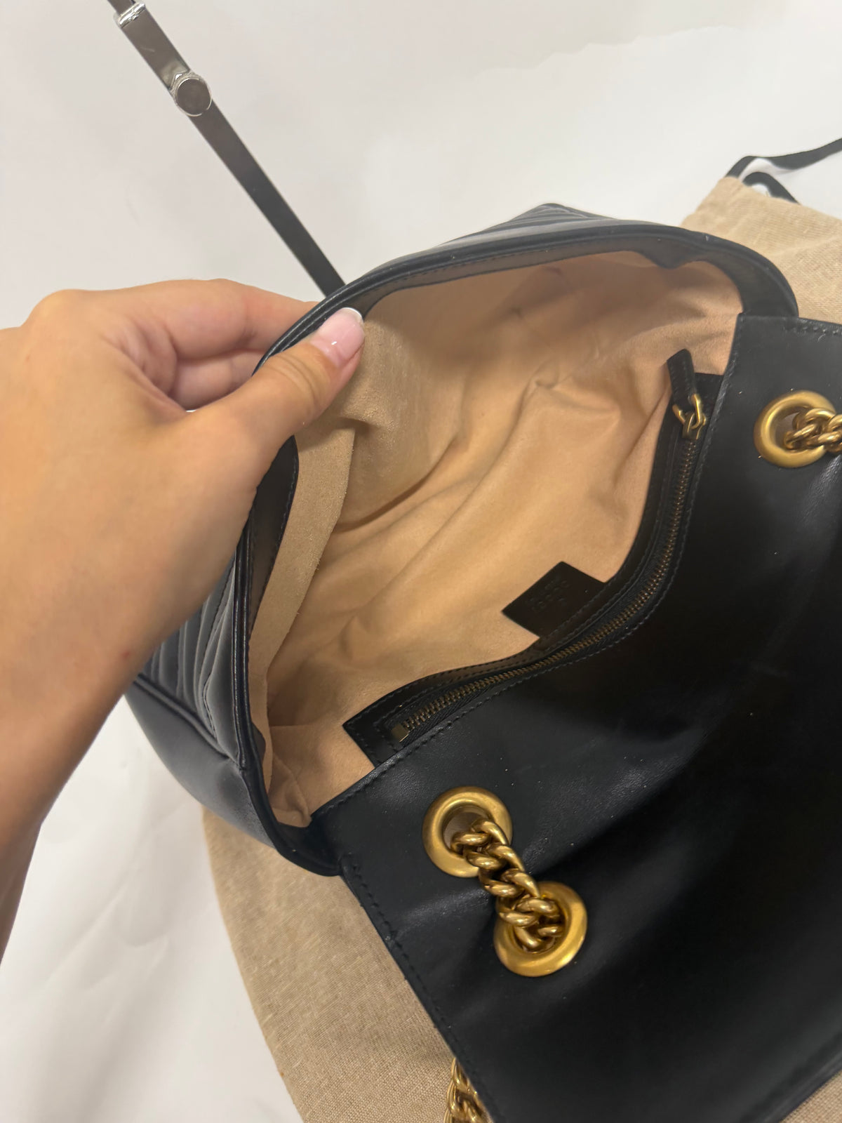 Gucci GG Marmont Small Matelassé Piel Negra Herrajes Dorados