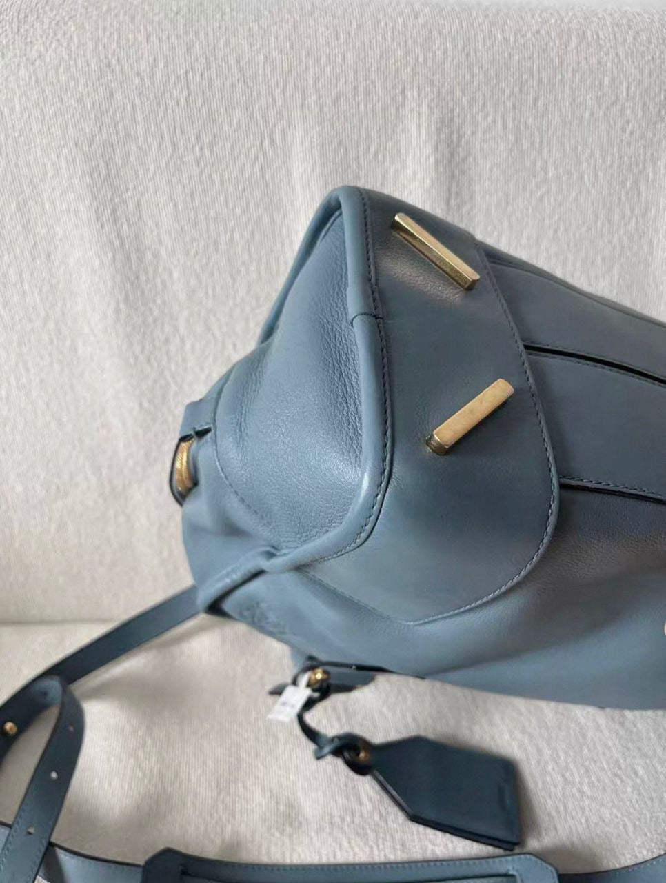 Loewe amazona 28 azul con bandolera
