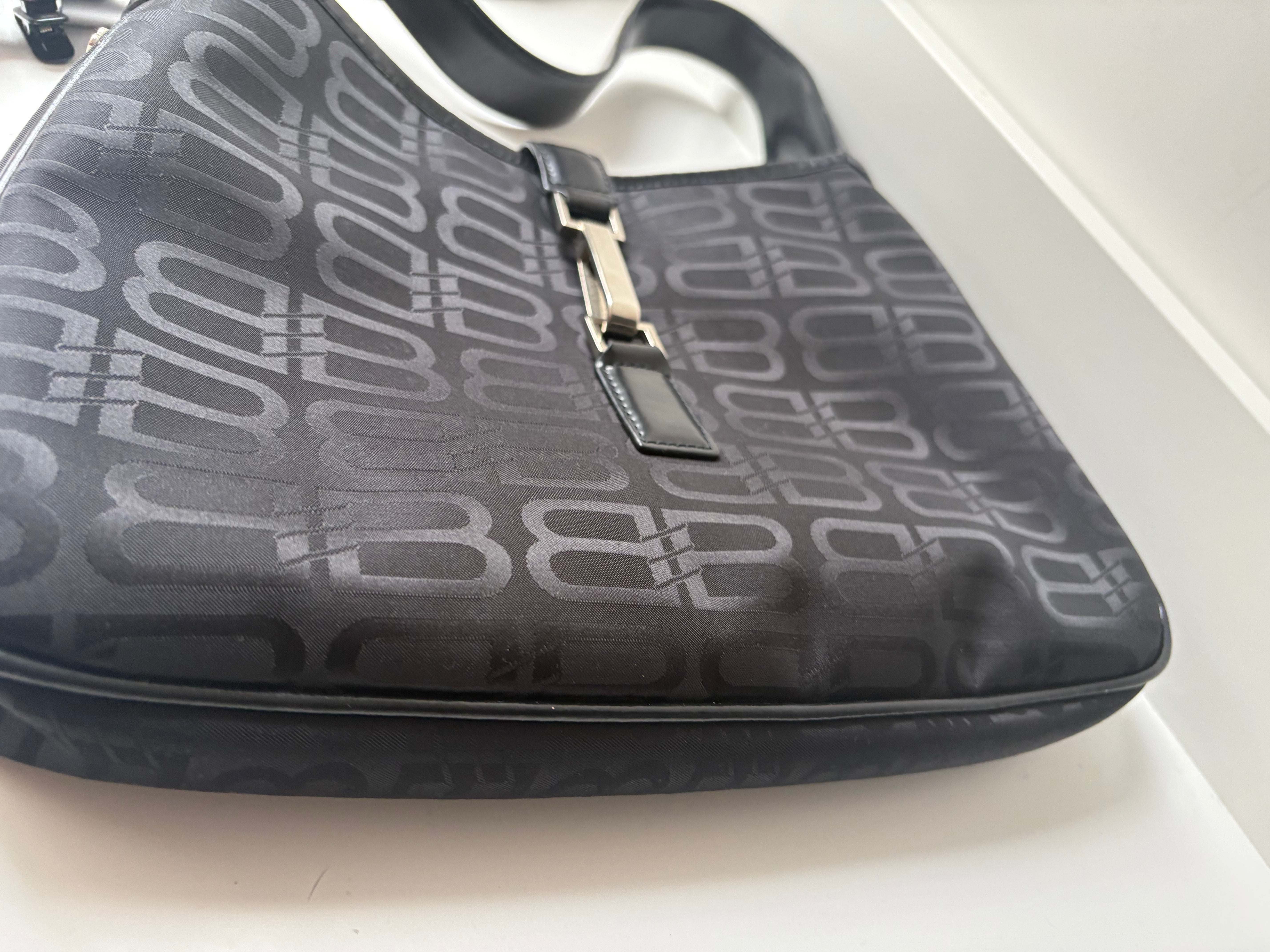 Balenciaga Hobo Bag en lona monogram “BB antiguo” negra