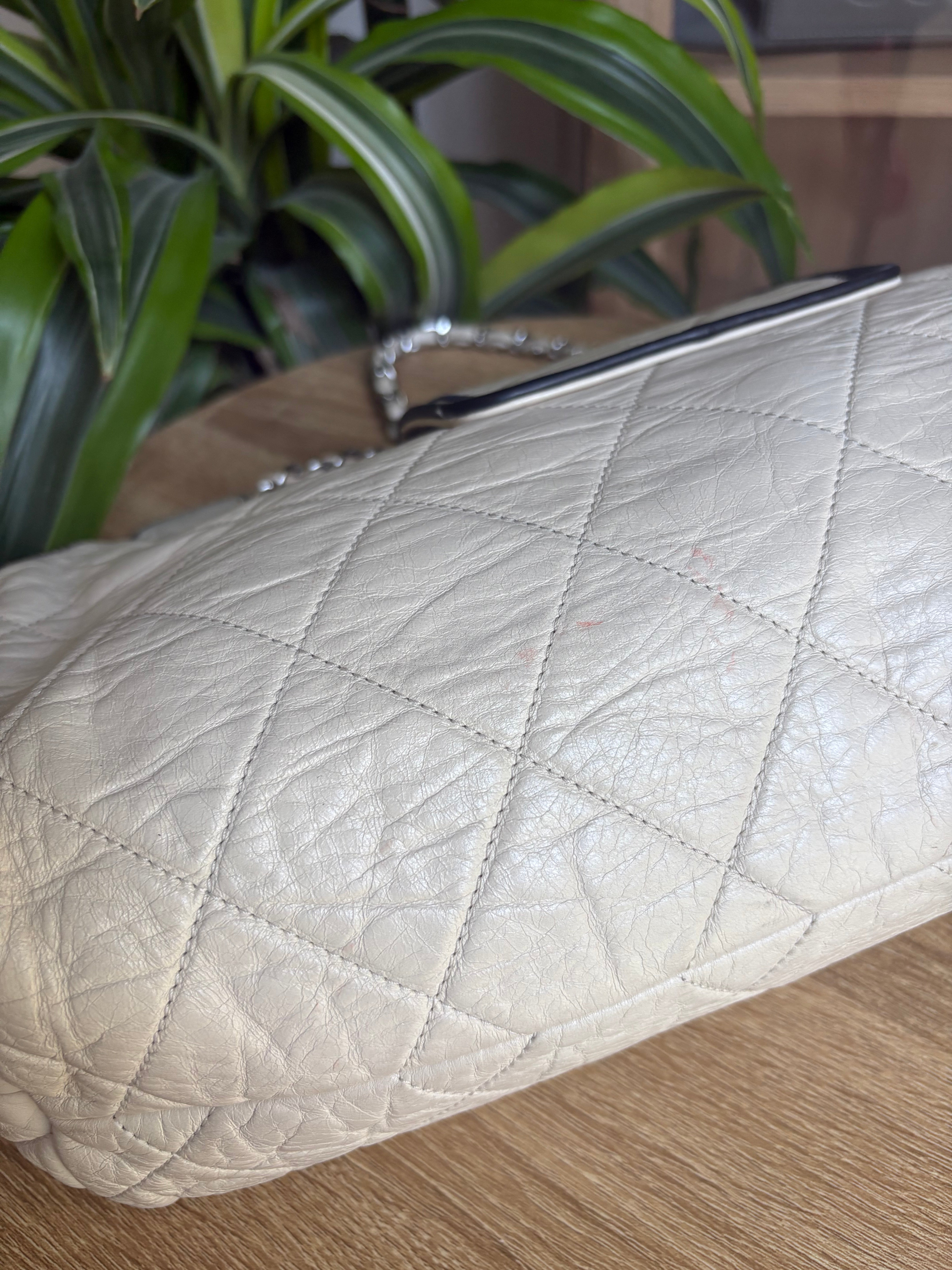 CHANEL - Reissue Accordion Flap blanco