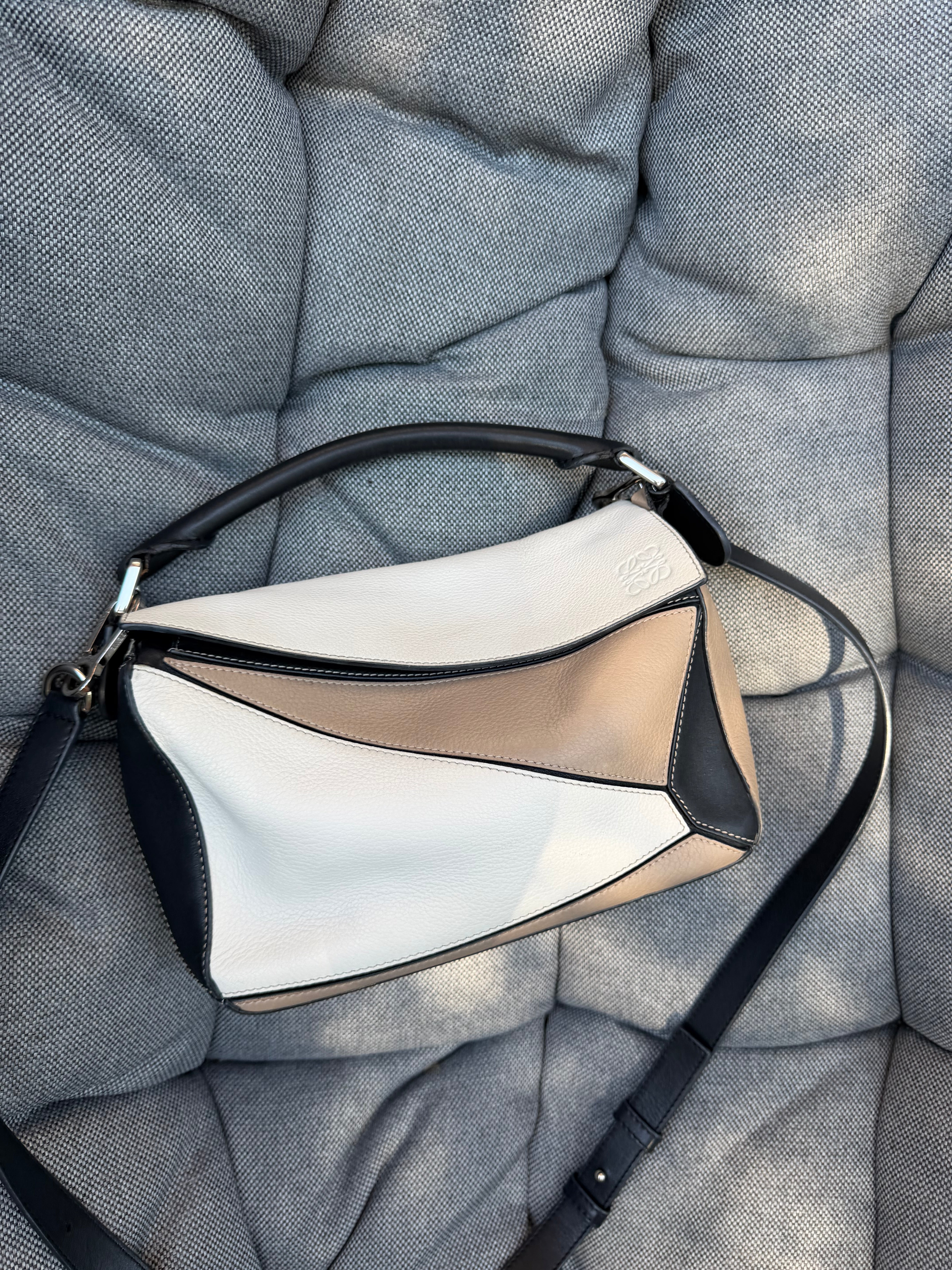 Loewe Puzzle Small Tricolor blanco topo y negro