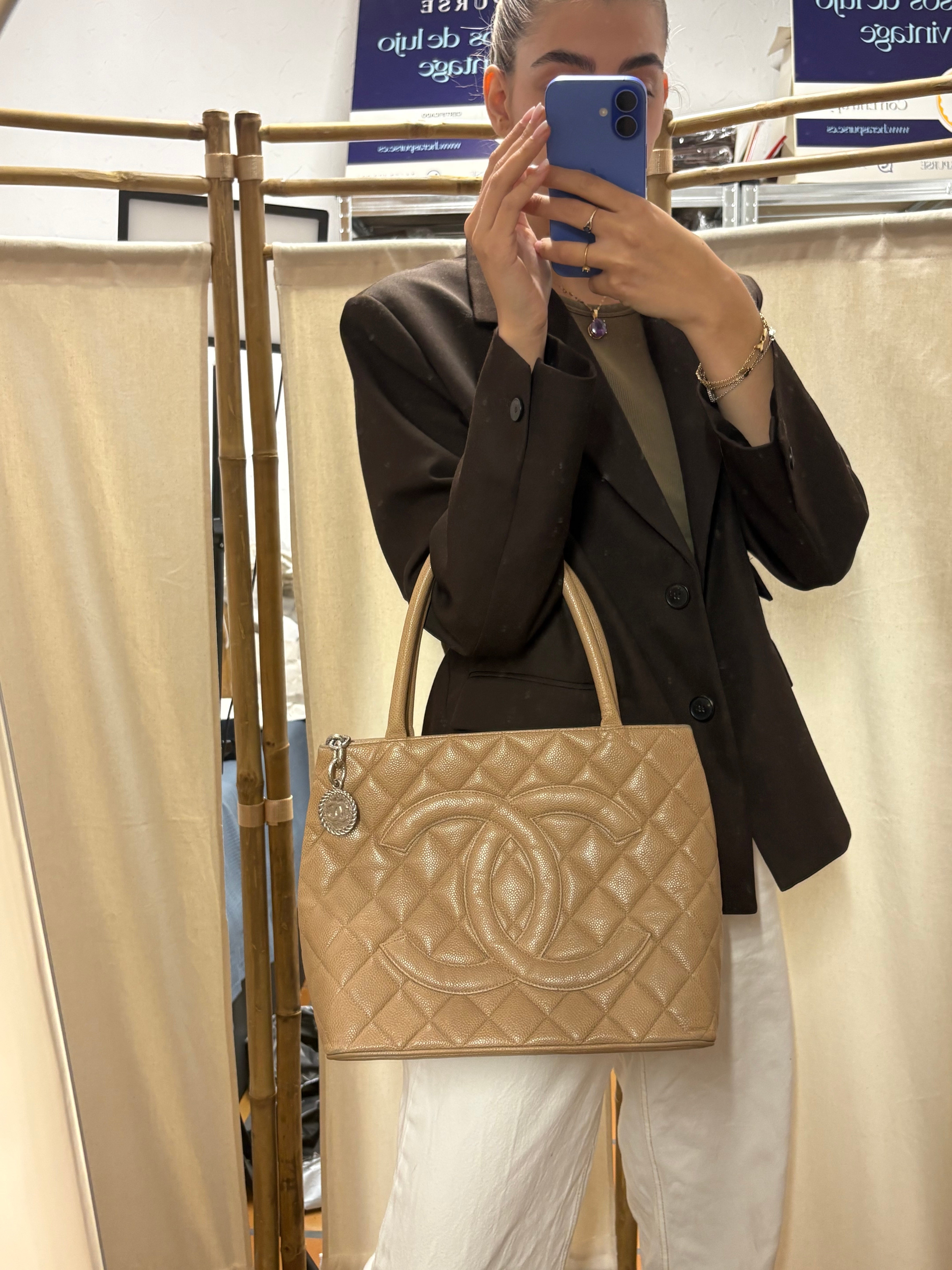 Chanel cambon tote caviar beige mediana