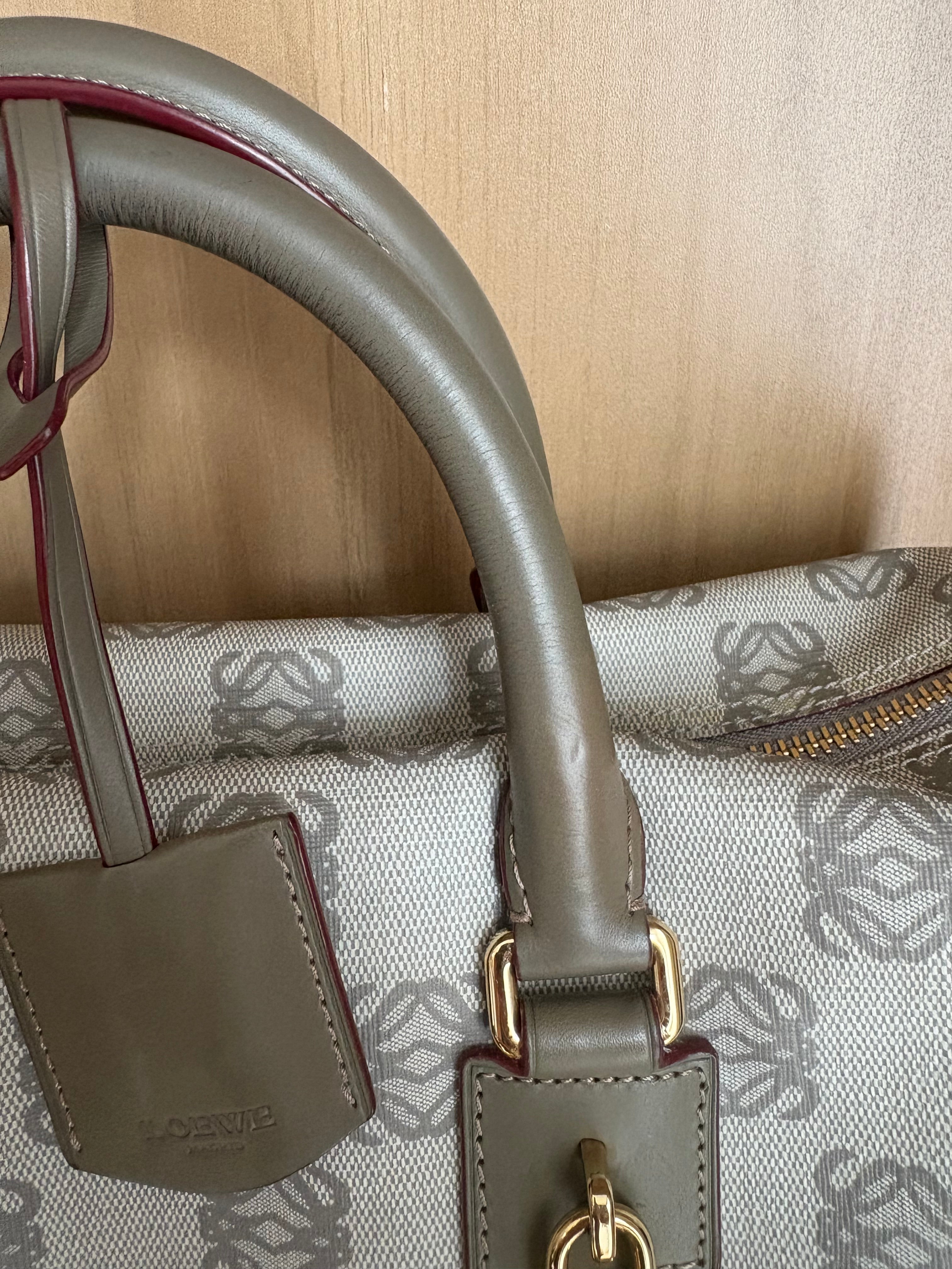 Loewe Amazona 35 en Verde Caqui – Vintage