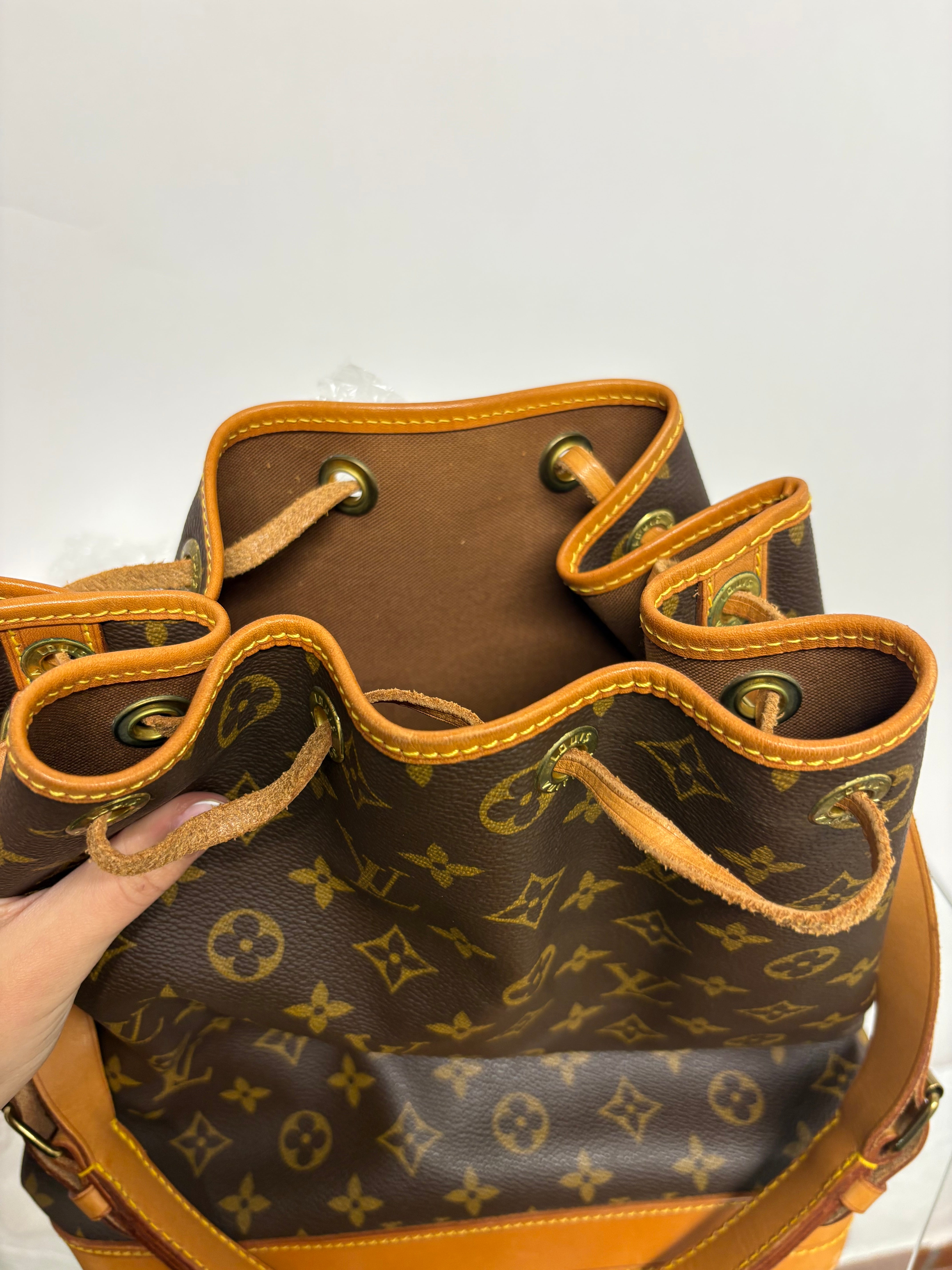 Louis Vuitton Noè clásico vintage canvas monogram
