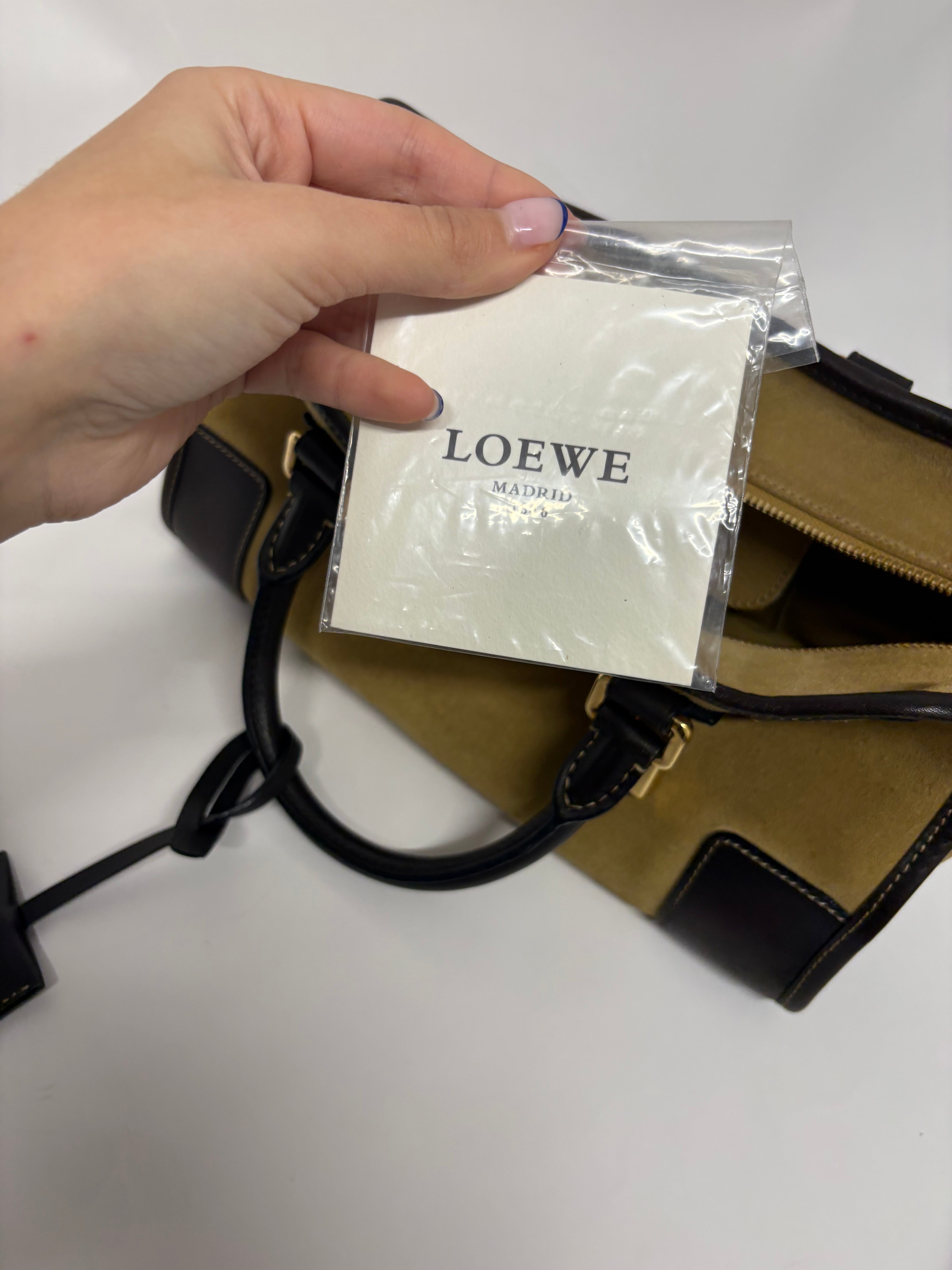 Loewe Amazona 30 ante oro marrón