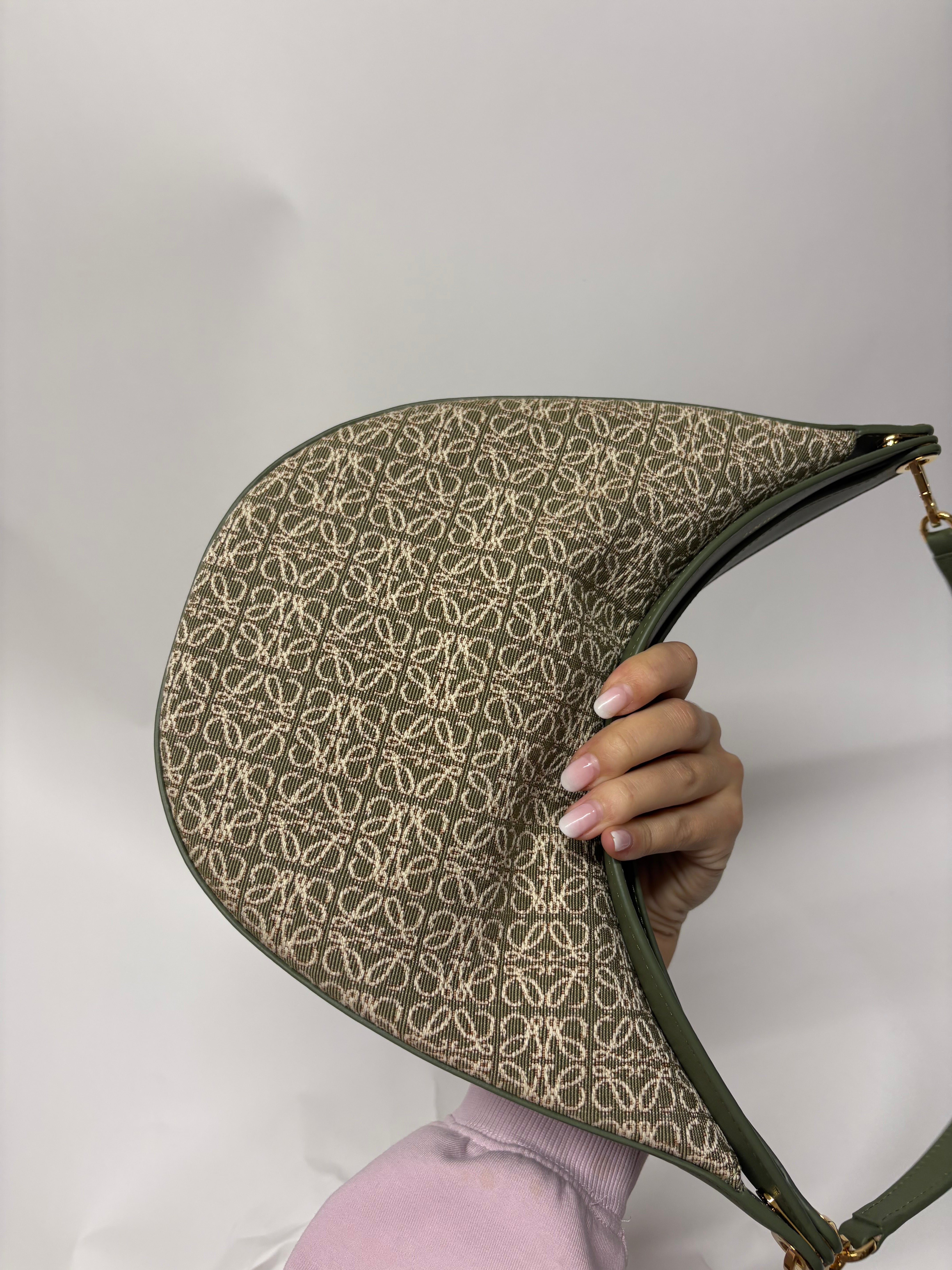 Loewe Luna Hobo Verde Anagrama