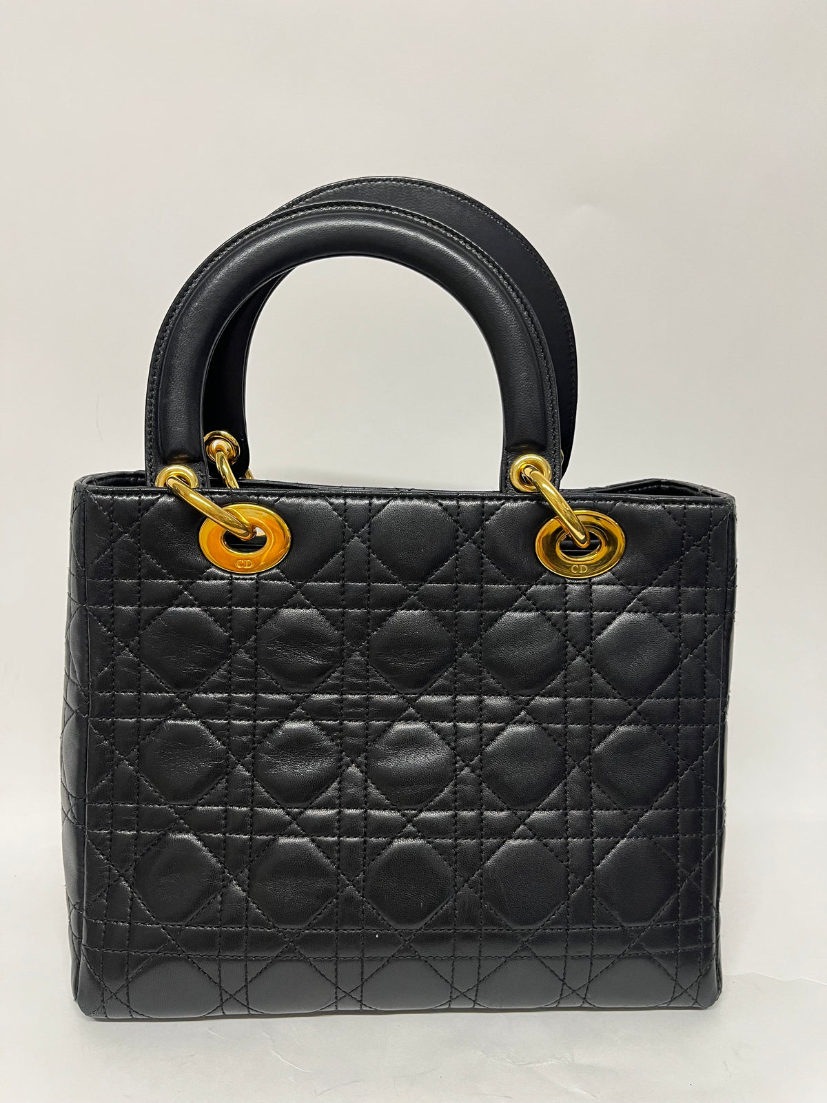 Dior Lady Dior Medium Piel Cordero Negra Cannage con bandolera