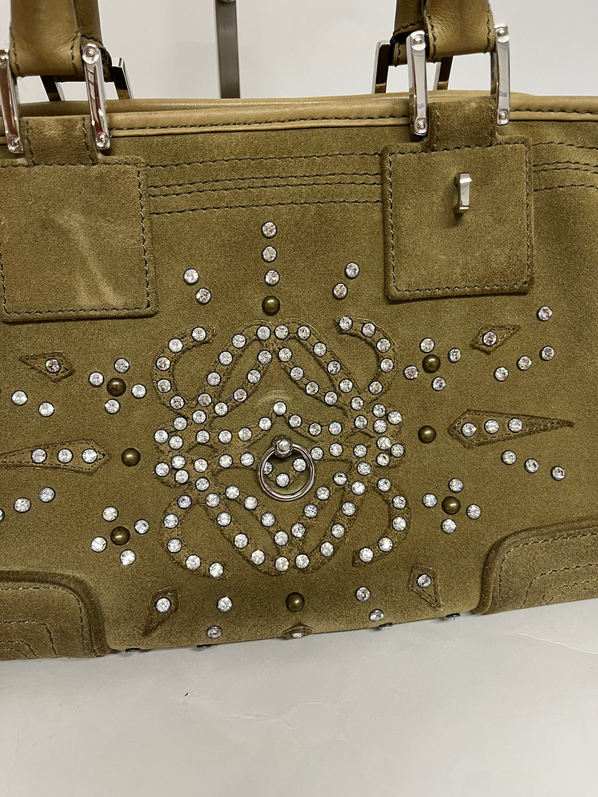 Loewe Amazona 28 Ante Caqui con Cristales de Swarovski · Herrajes Plata