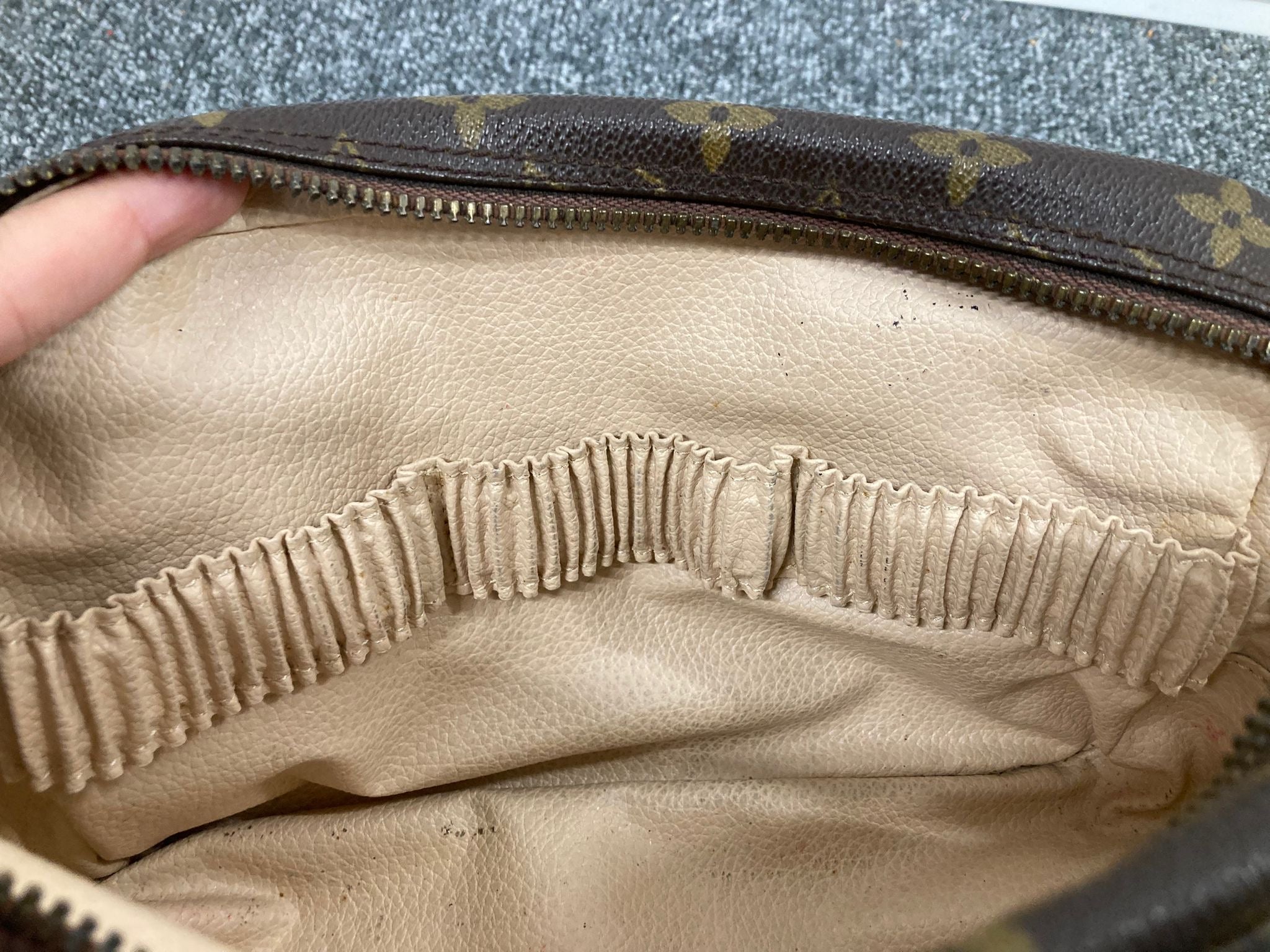 Louis Vuitton Trousse Toilette 23 – Canvas Monogram