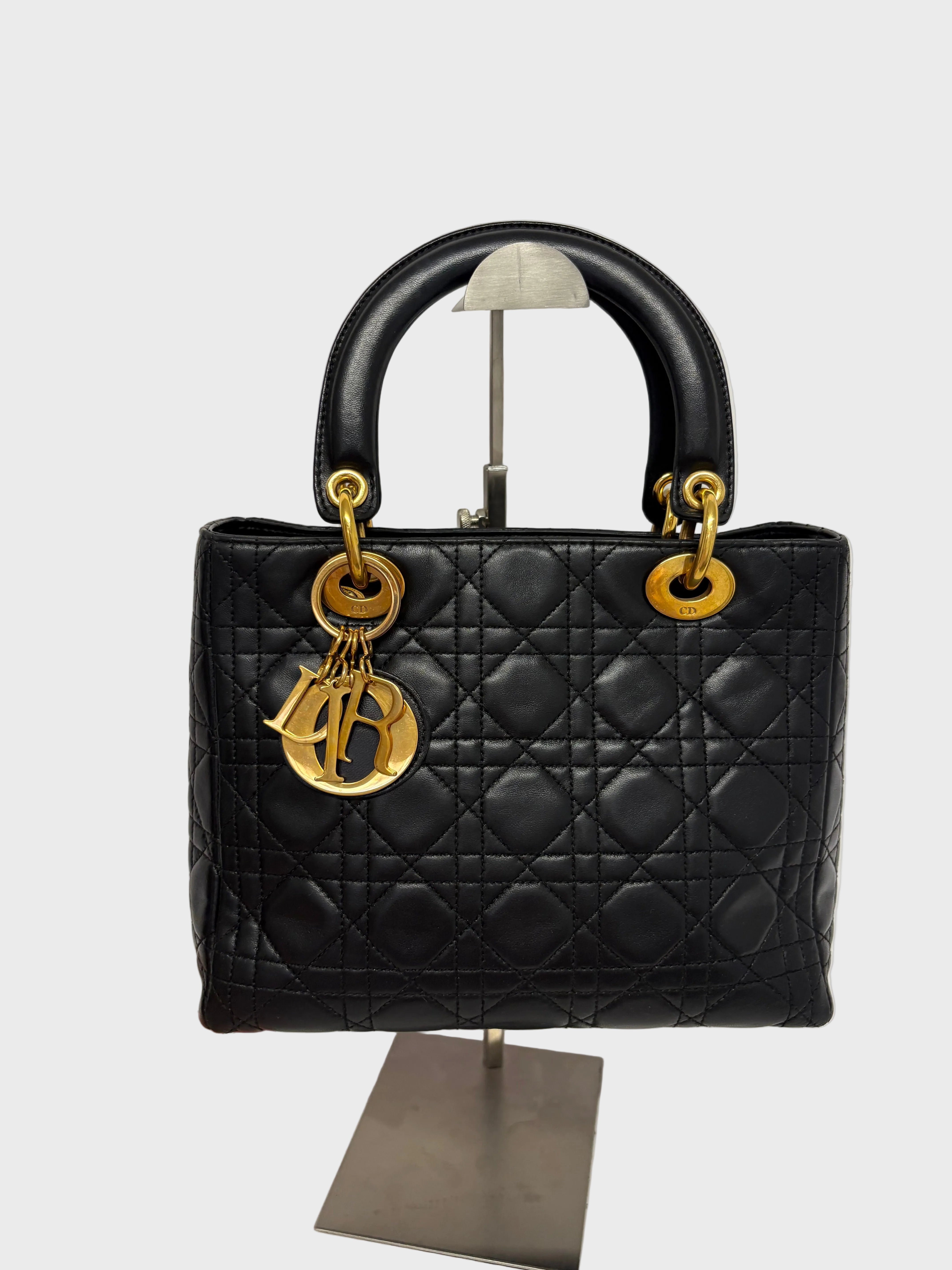 Christian Dior Lady Dior Mediana Cannage Negra y dorado