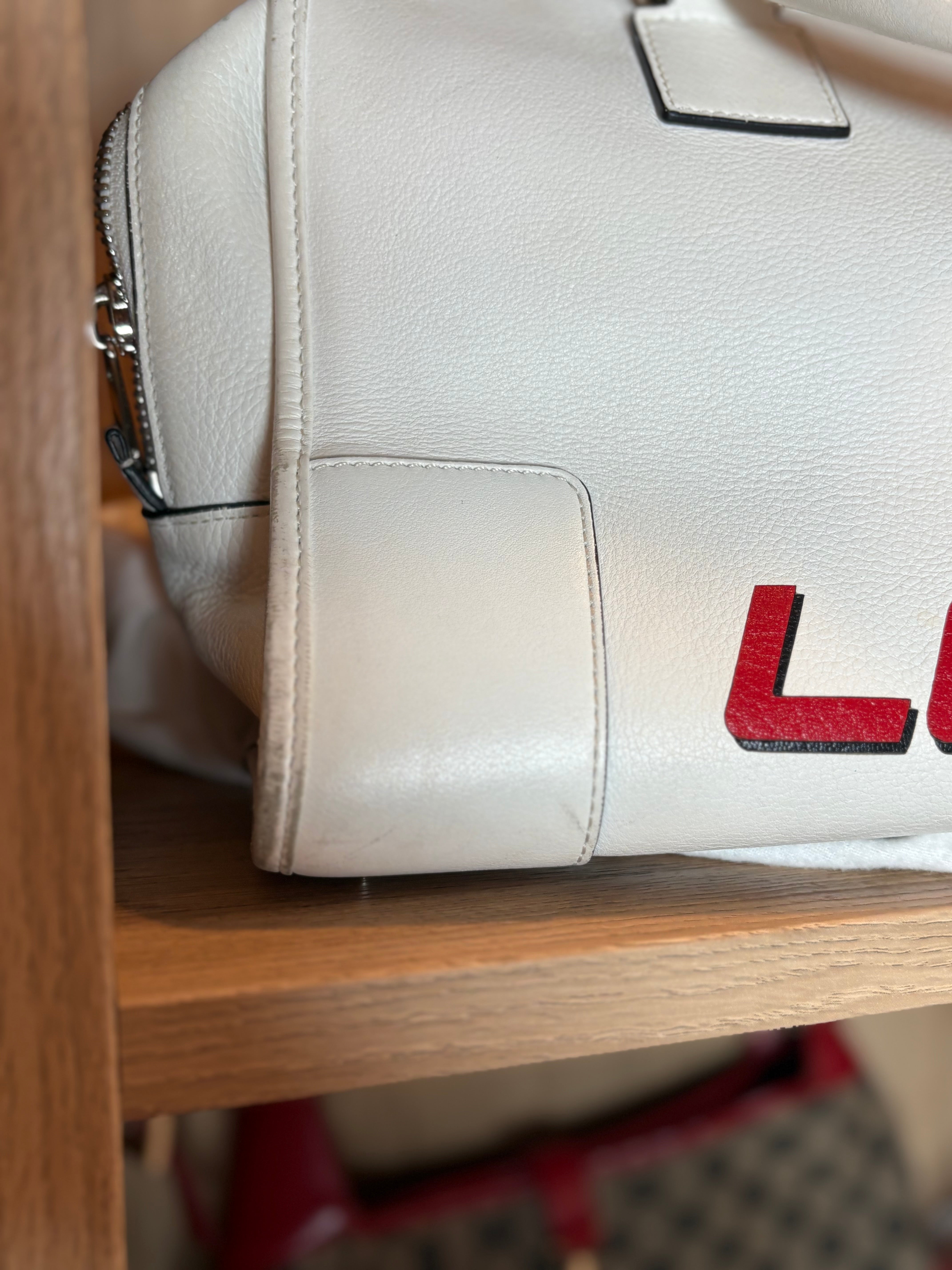 Loewe Amazona 28 Blanco Sport con bandolera