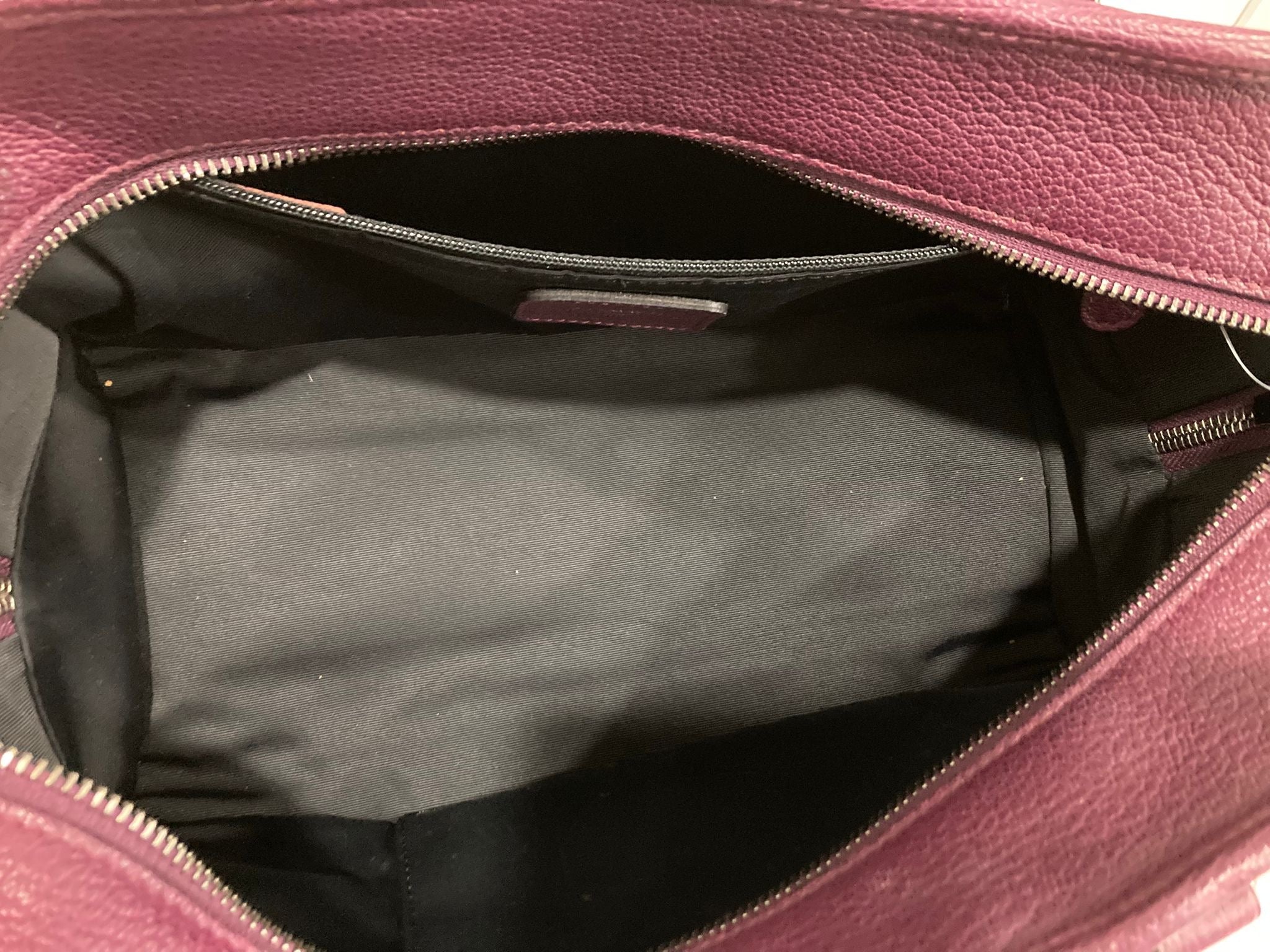 Loewe amazona 28 vino burdeos