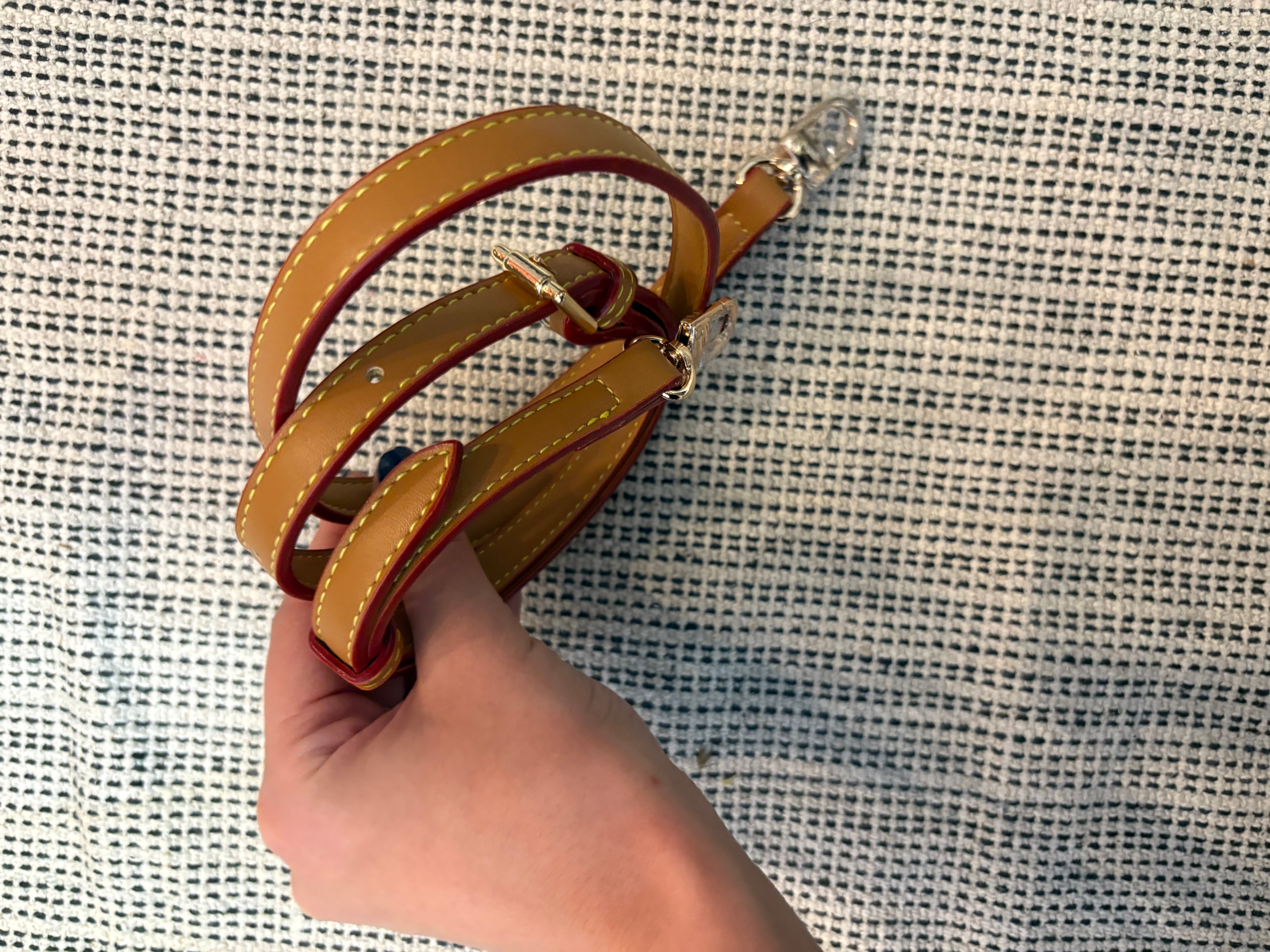 Correa Crossbody Ajustable en Piel Vachetta