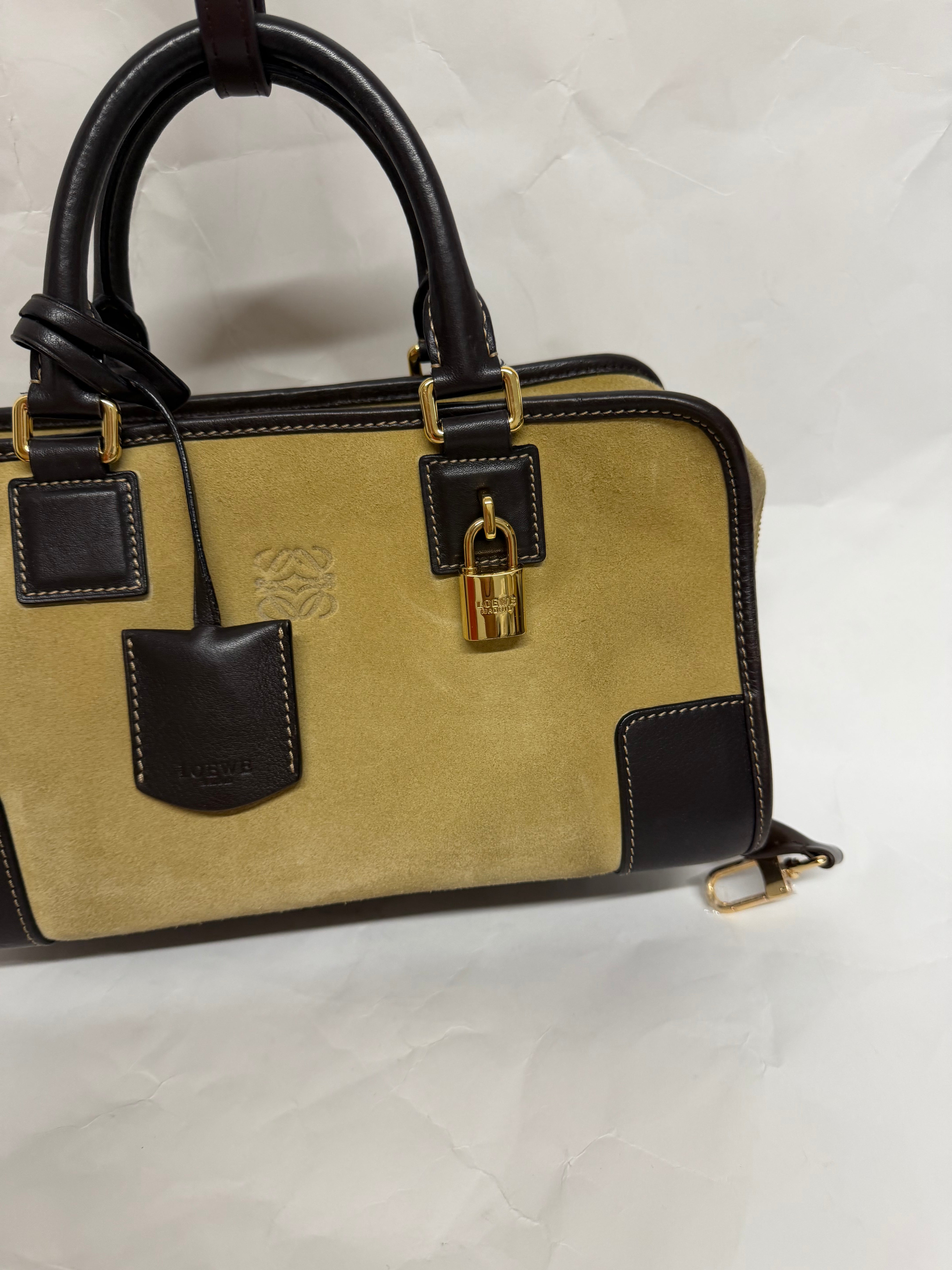 Loewe Amazona 30 ante oro marrón