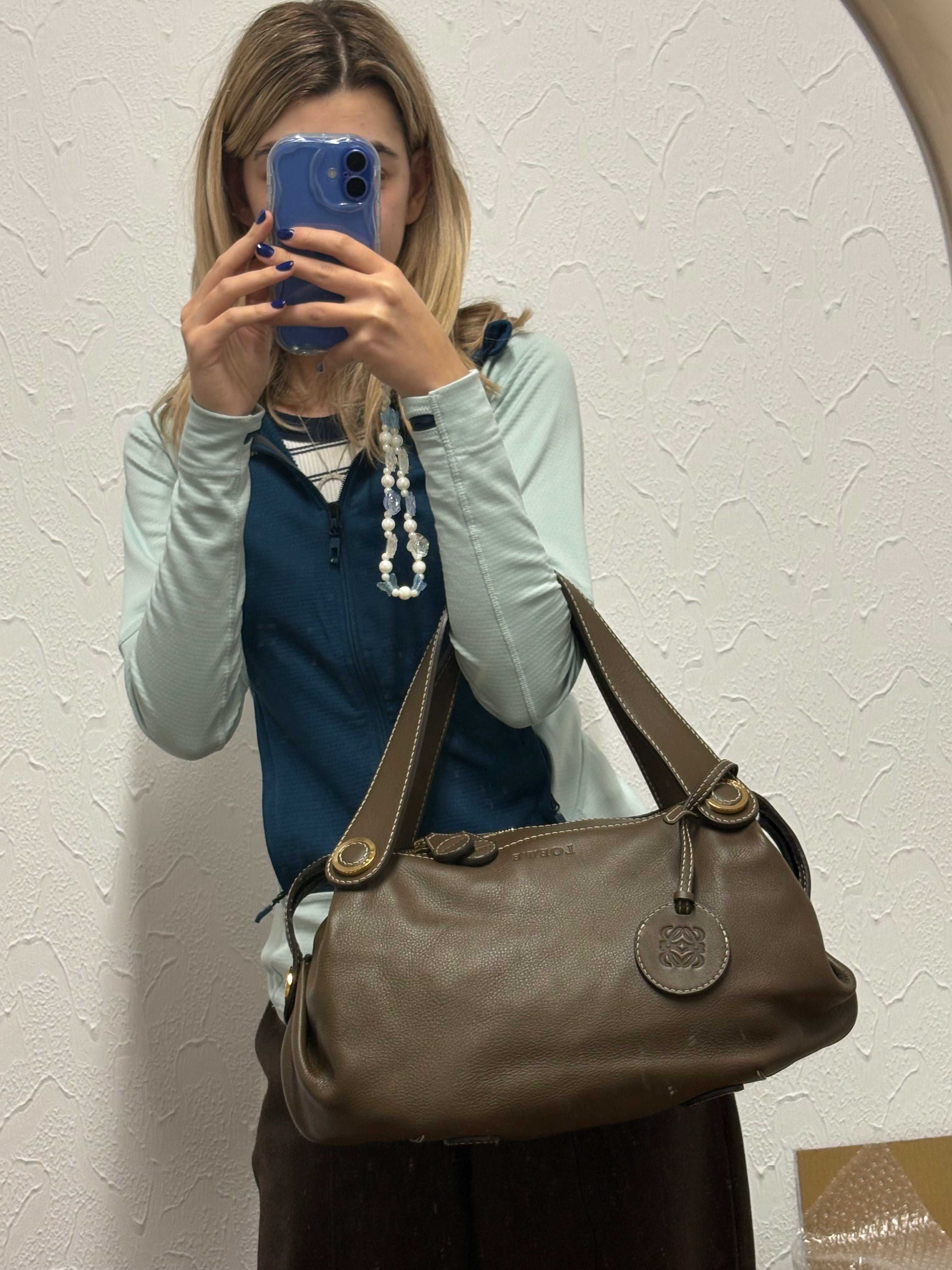 Loewe bowling en piel taupe oscuro