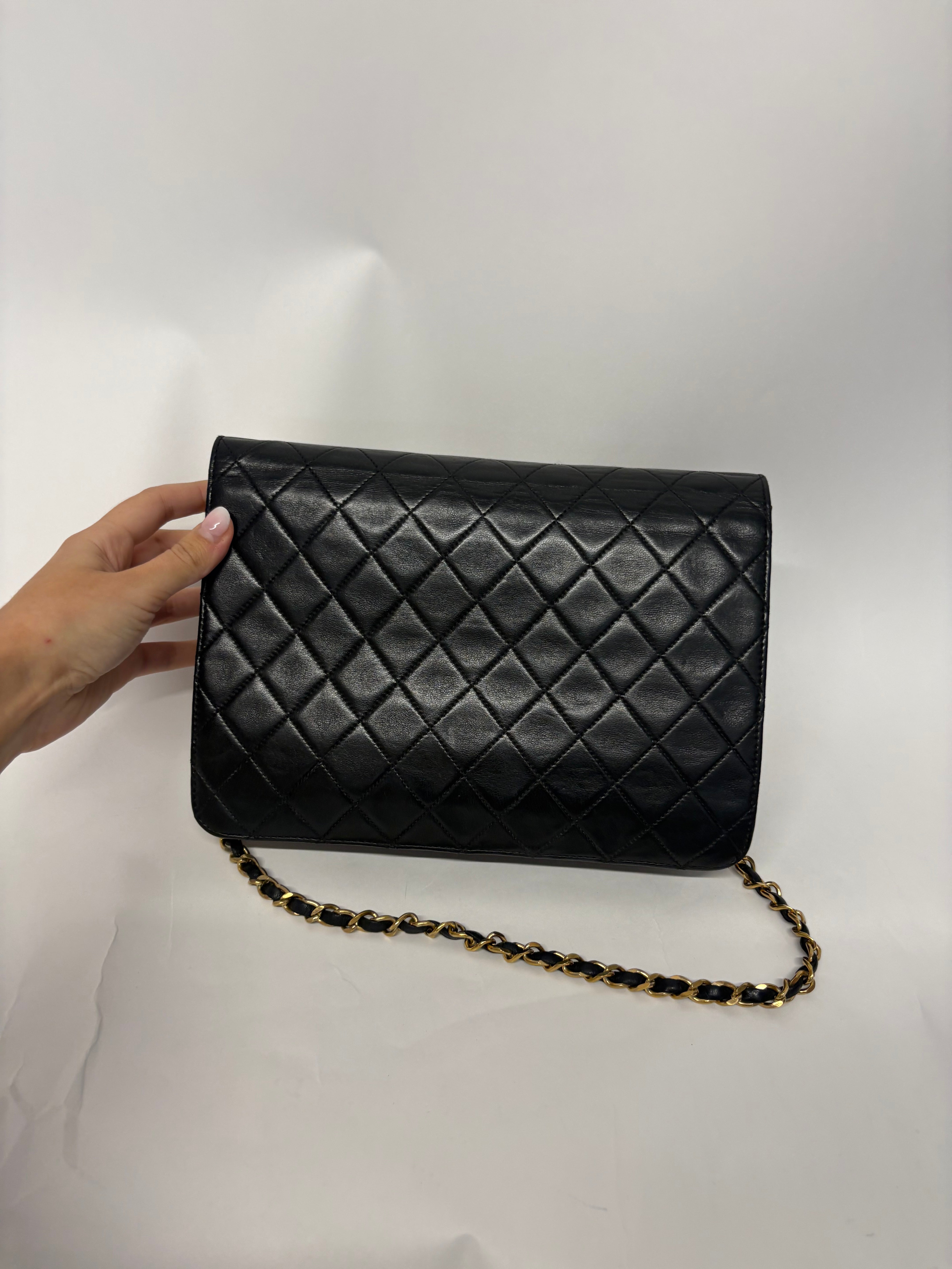 Chanel Timeless Matelassé Single Flap negra