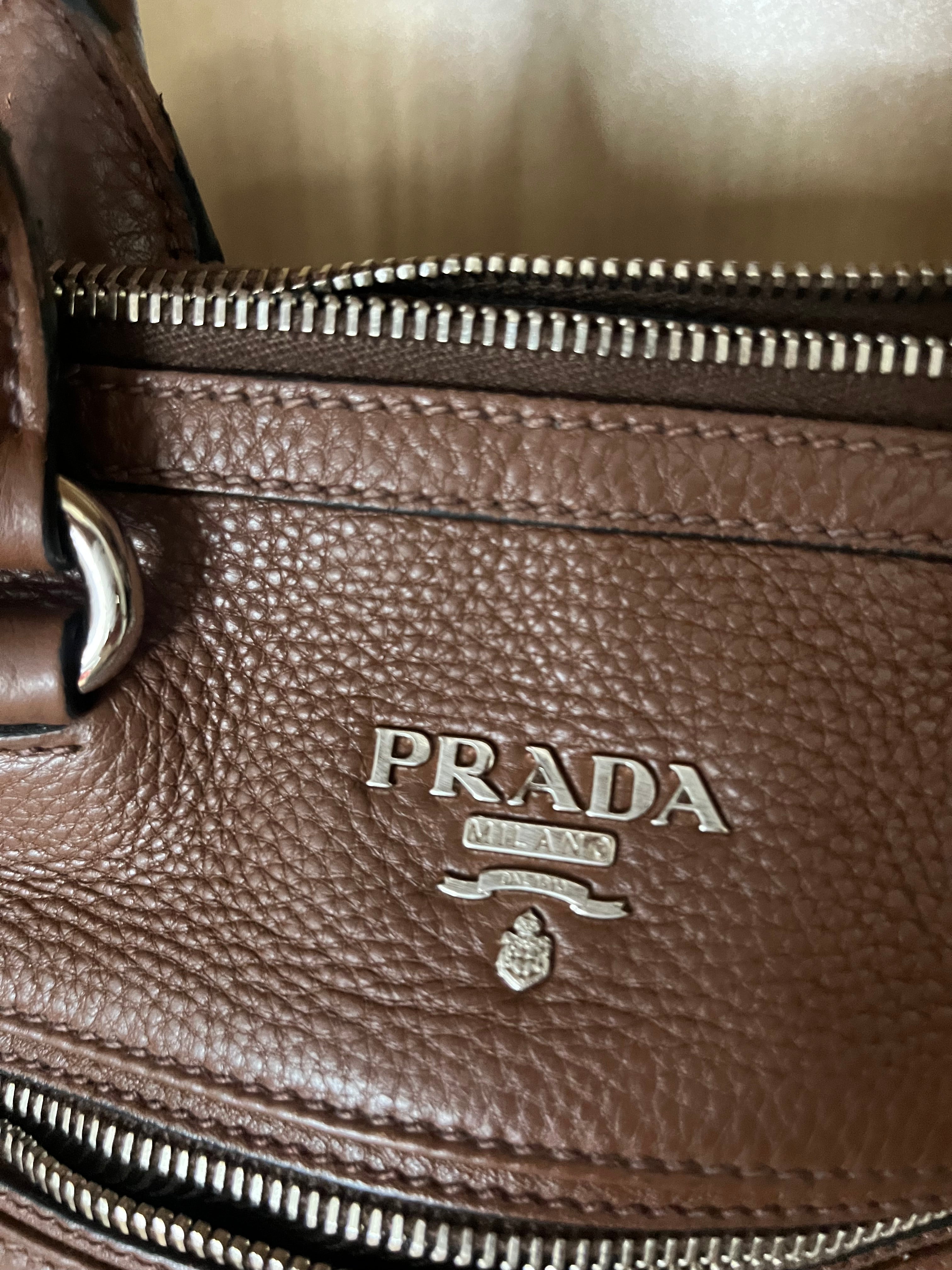 Prada bandolera marrón