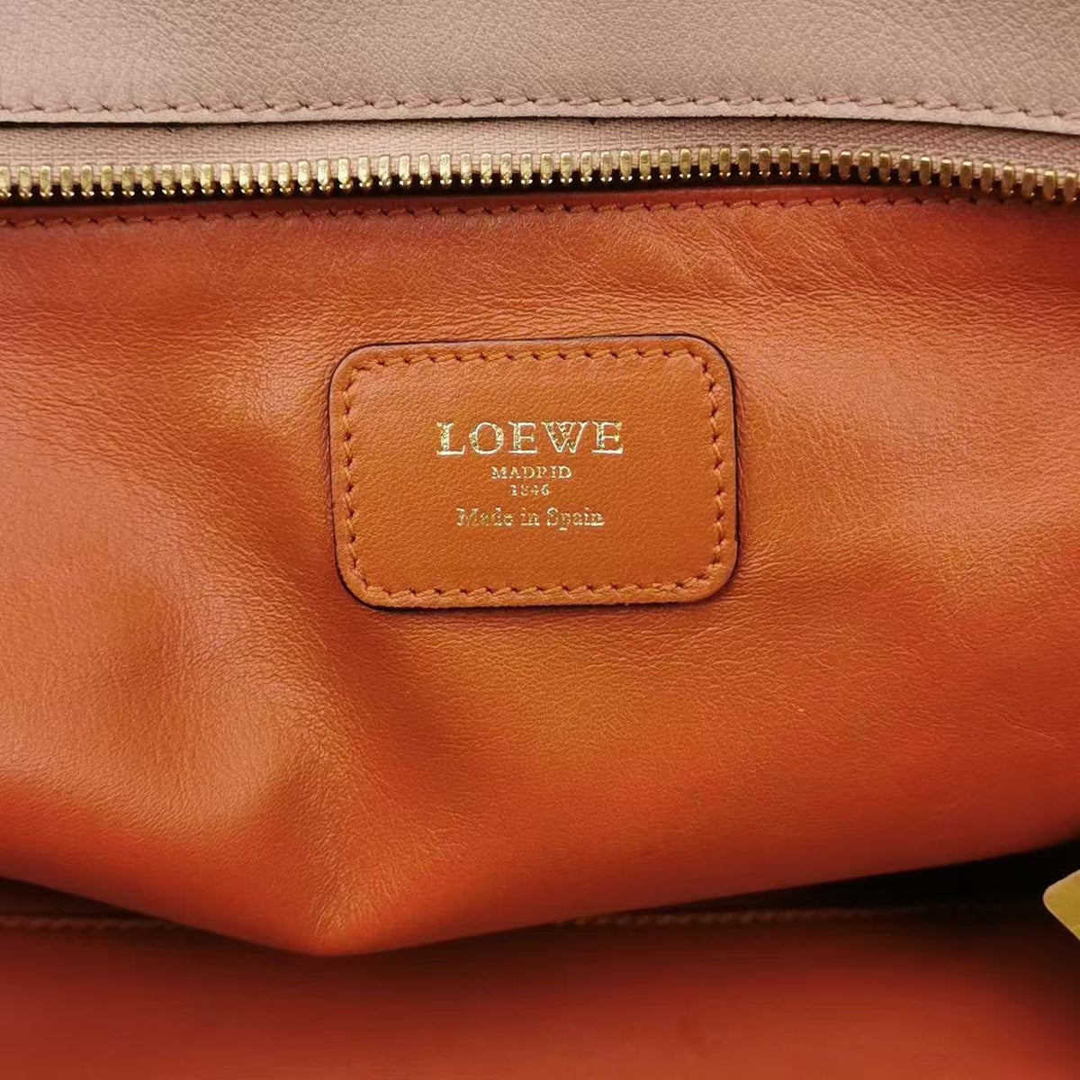 Loewe Amazona 36 Tricolor Coñac, Topo y Camel