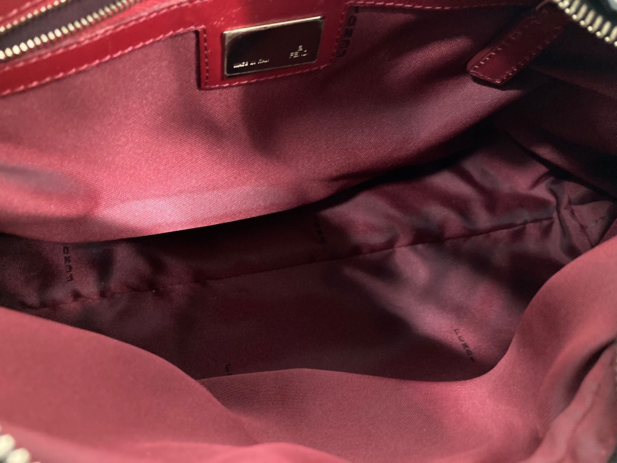 Fendi Zucchino Hobo Bag con Asa en Piel Roja