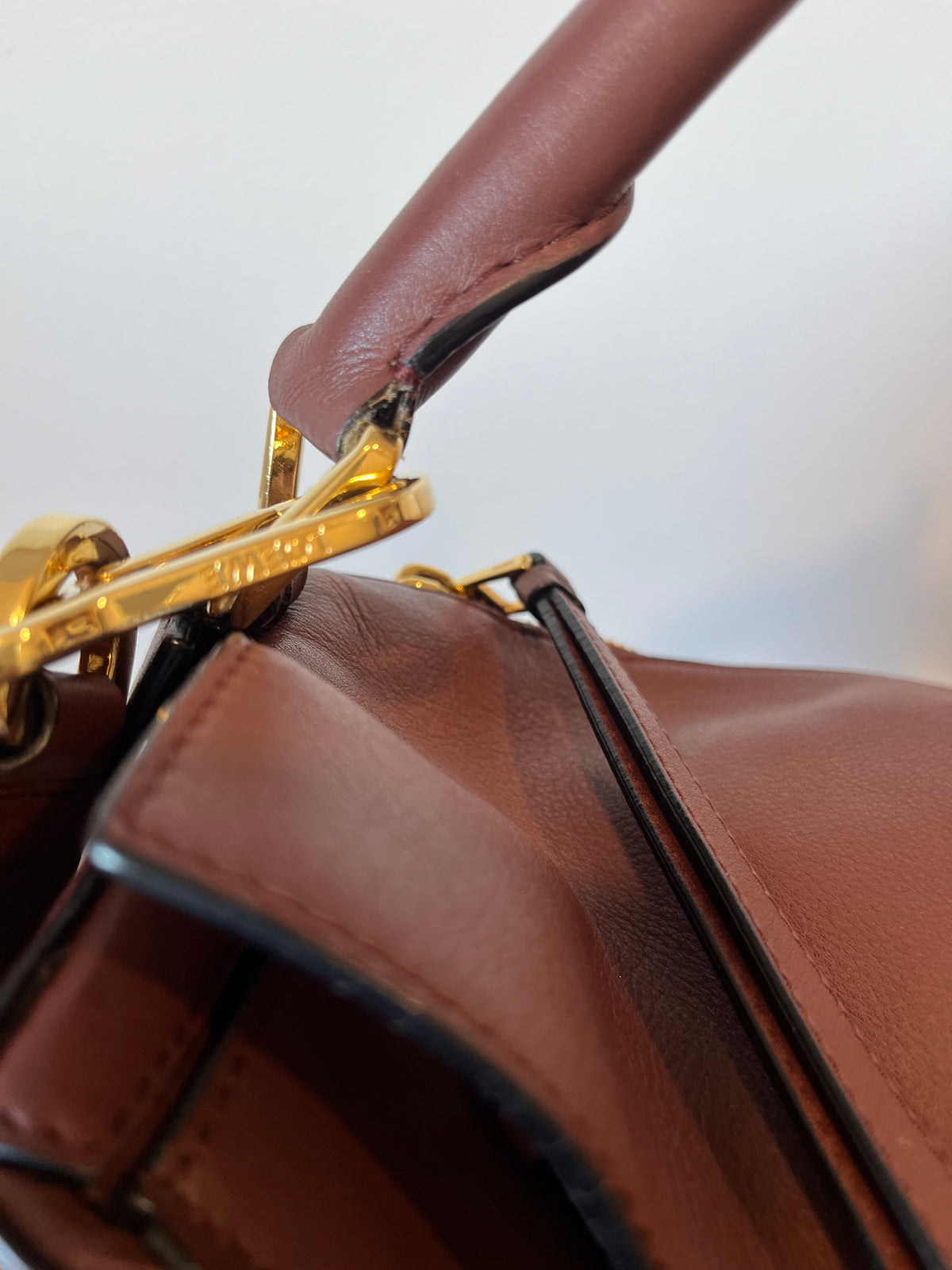 Loewe Puzzle Grande Piel Marrón Oscuro Teja · Herrajes Dorados · con Bandolera
