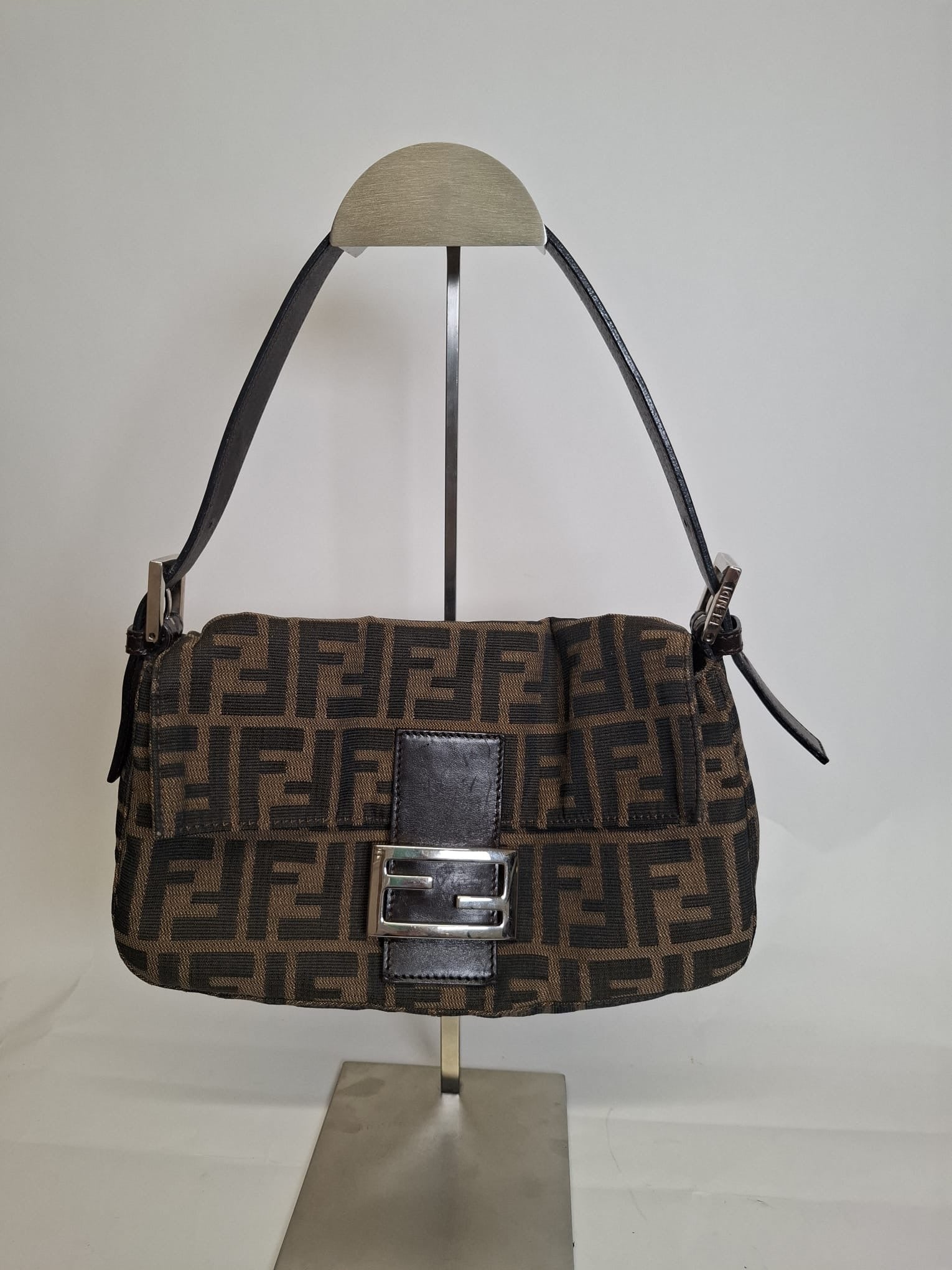Fendi Mamma Baguette Lona Zucca y Piel Marrón