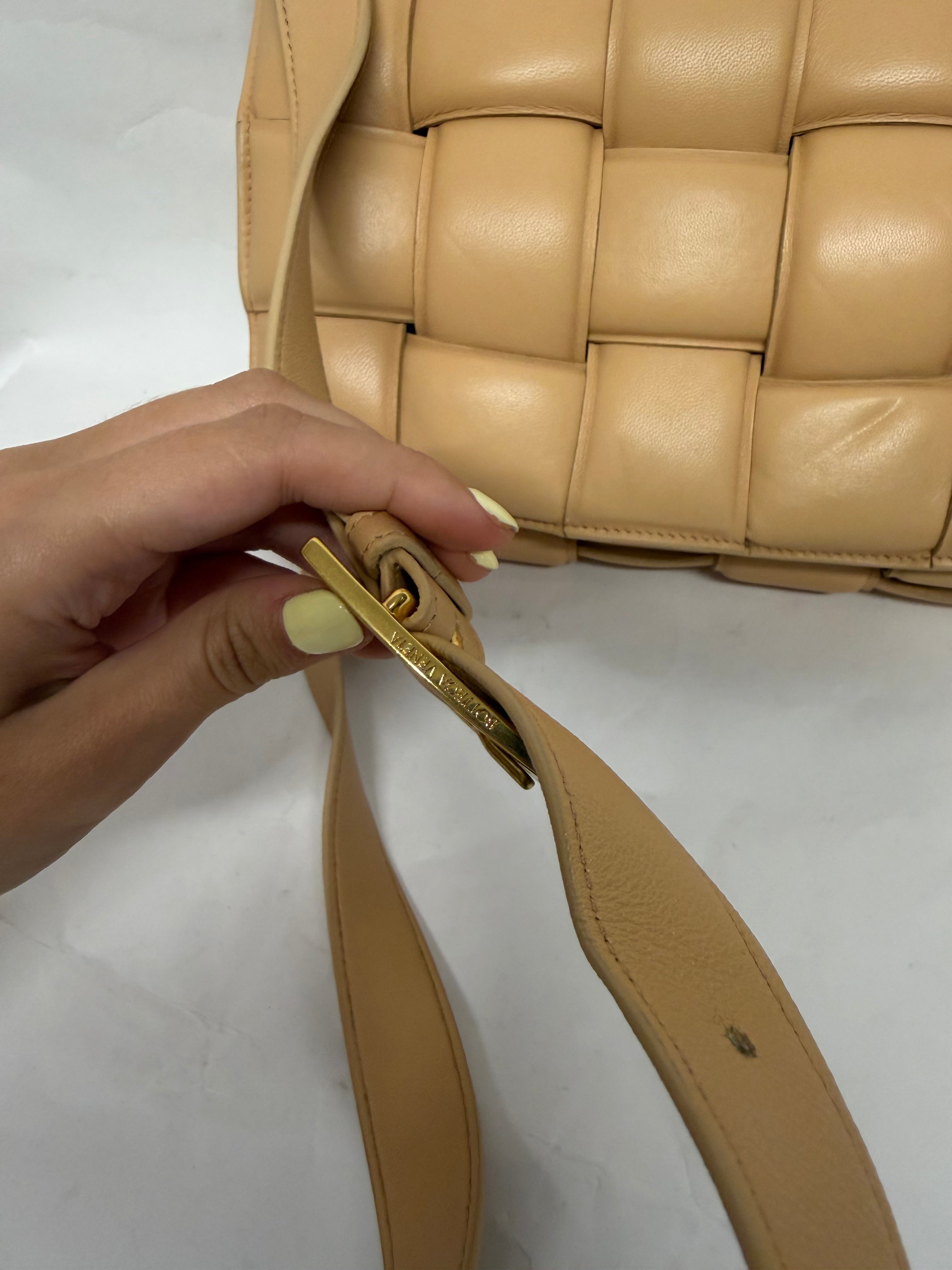 Bottega Veneta Cassette Intrecciato Nude/Beige