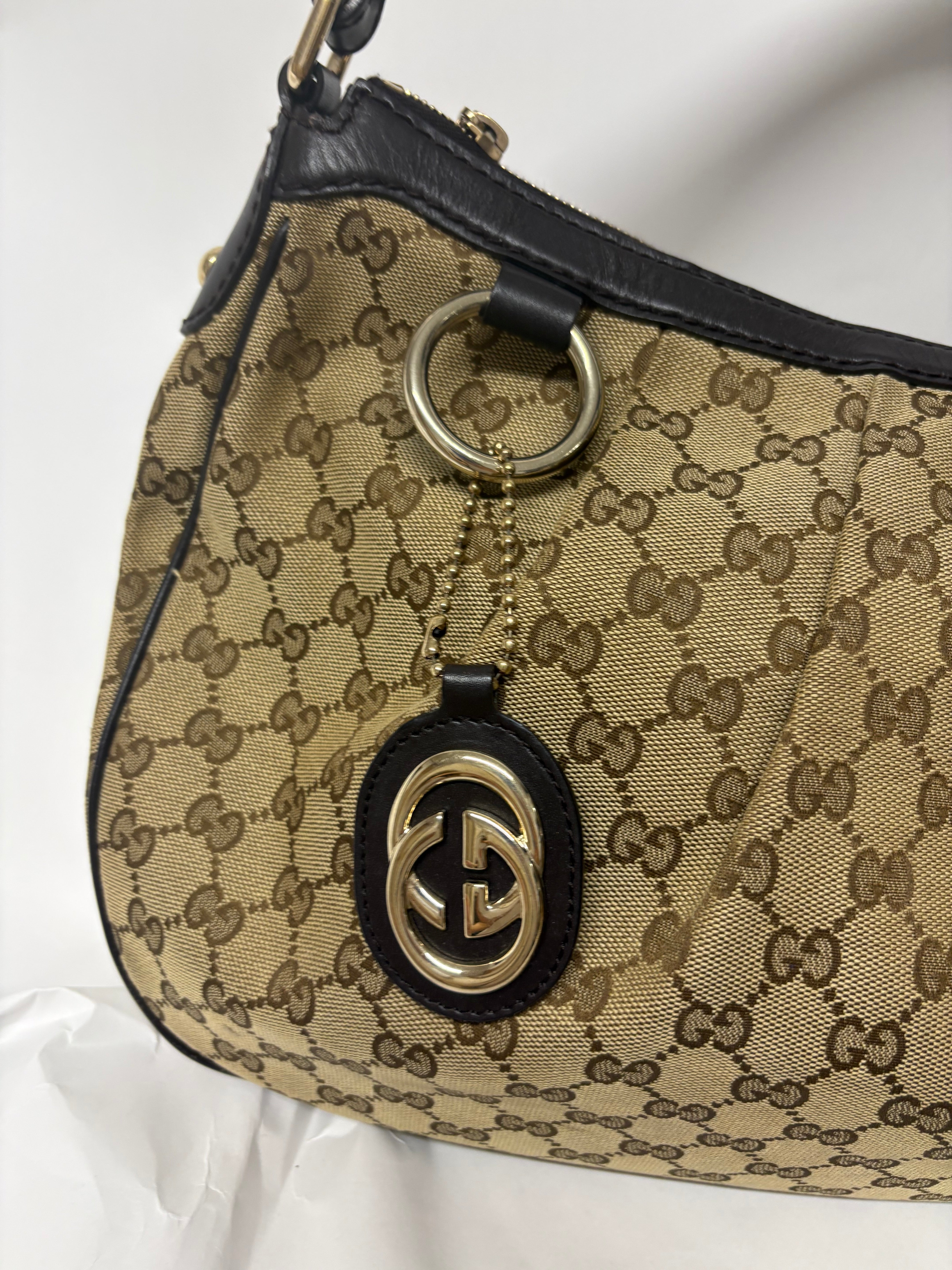 Gucci Sukey GG Canvas Hobo XL – Beige y Piel Marrón Oscura