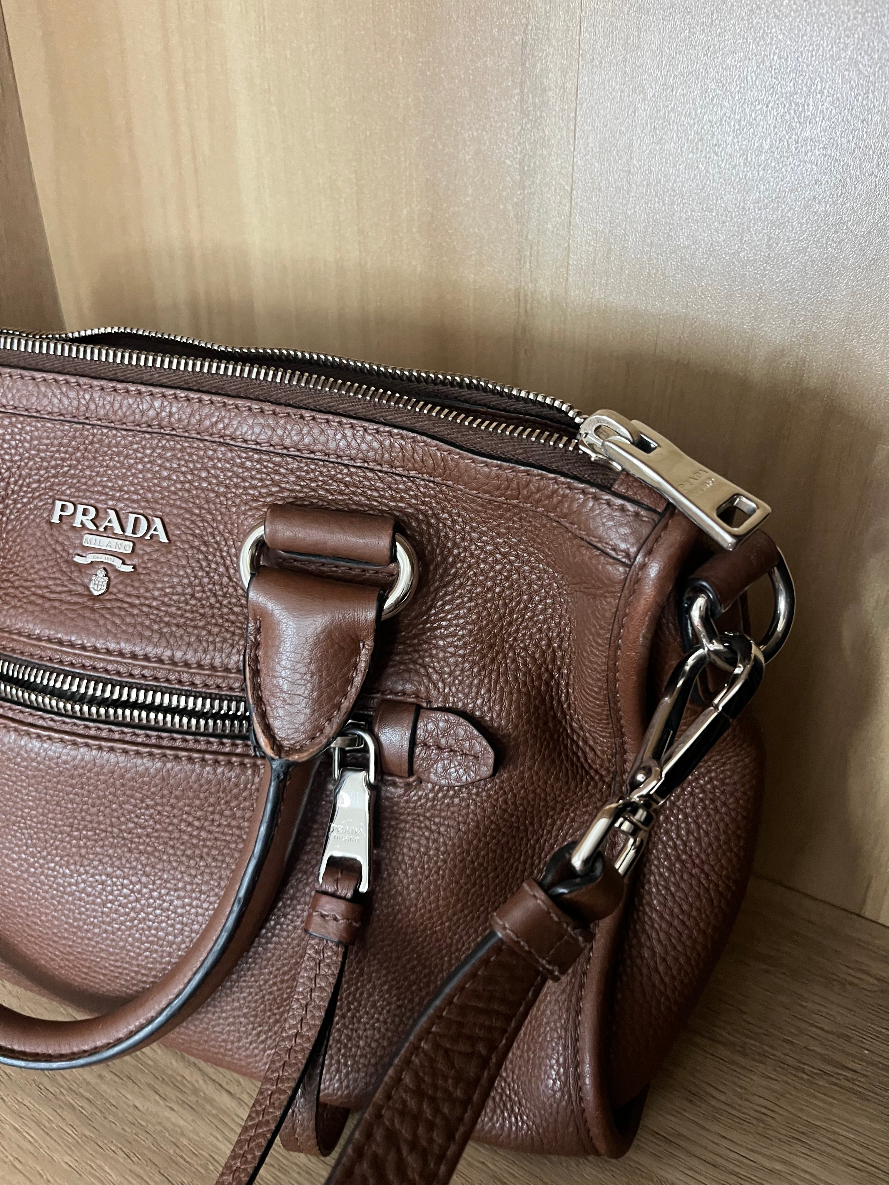 Prada bandolera marrón