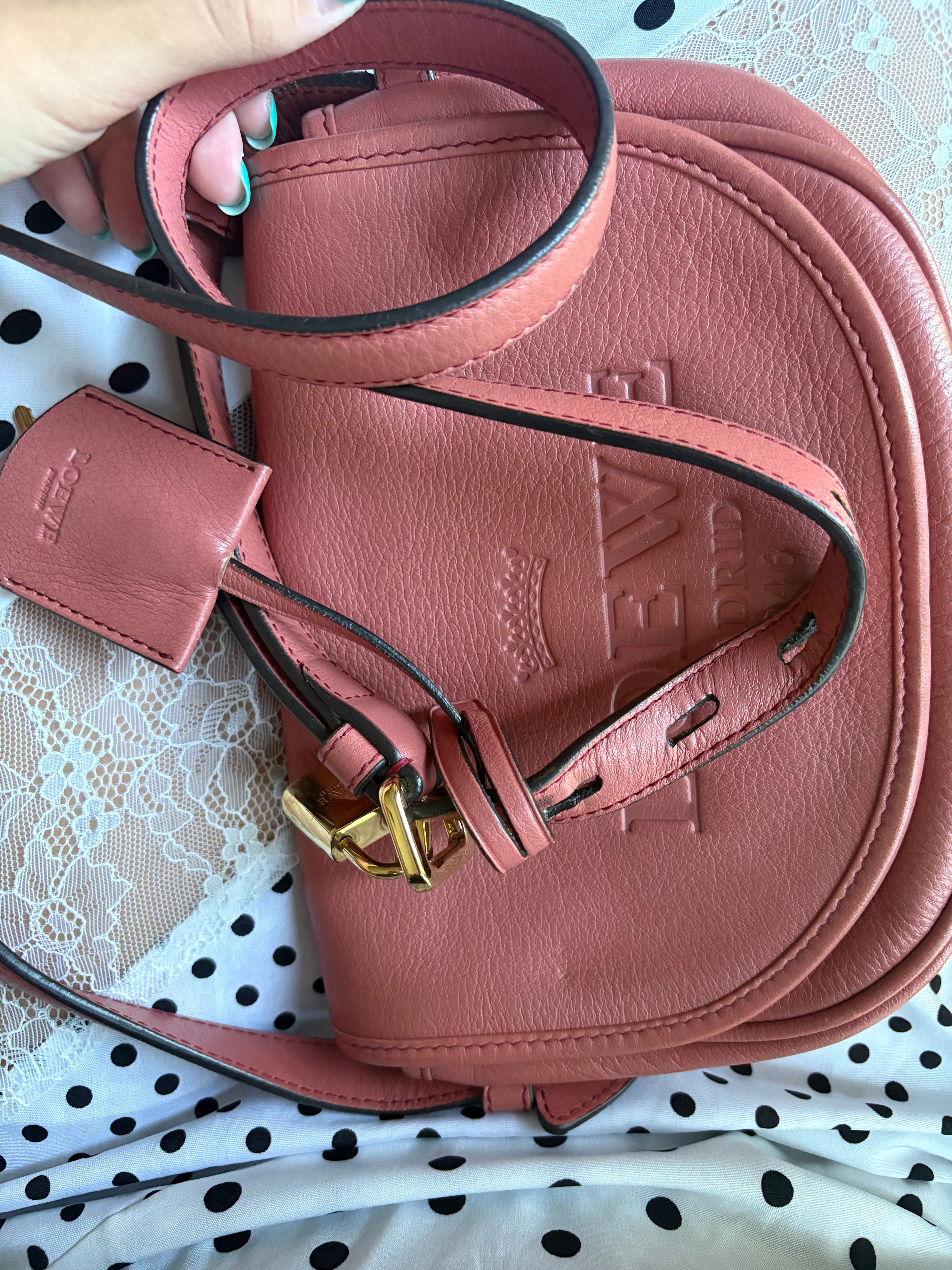 Loewe Heritage Bandolera Rosa