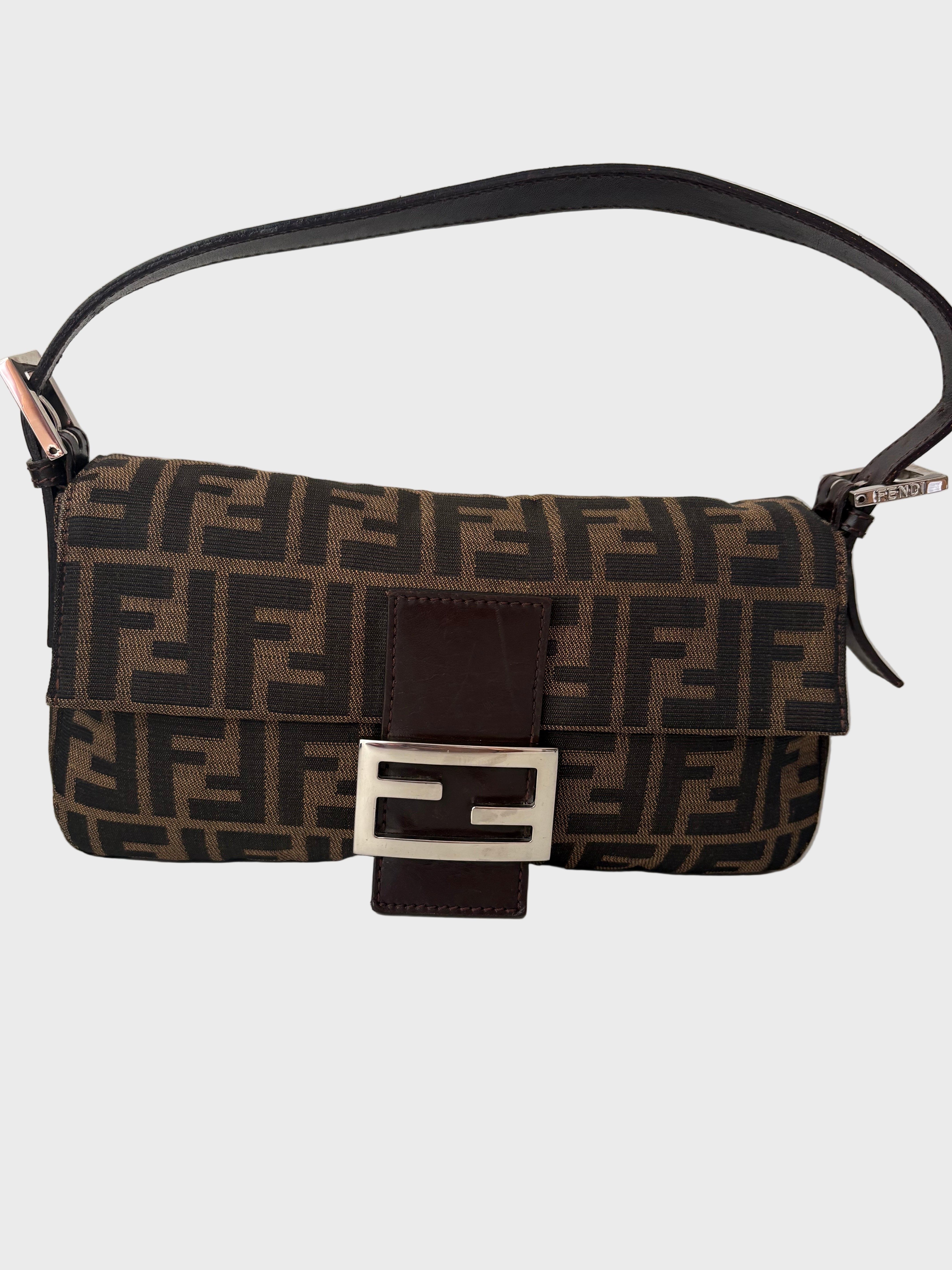 Fendi Baguette Clásica Vintage en canvas Zucca marrón con herrajes plateados
