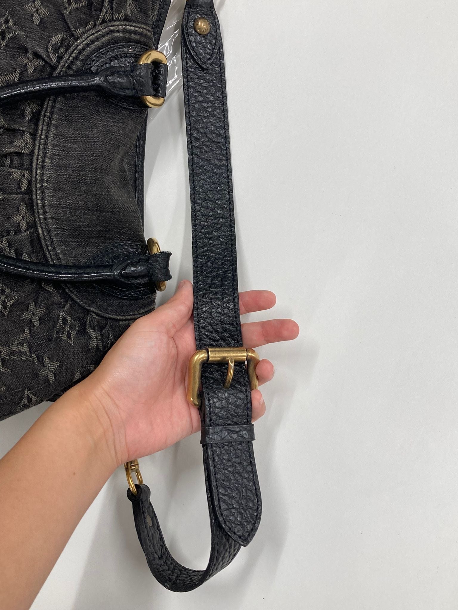 Louis Vuitton Neo Cabby MM Denim negro Monogram