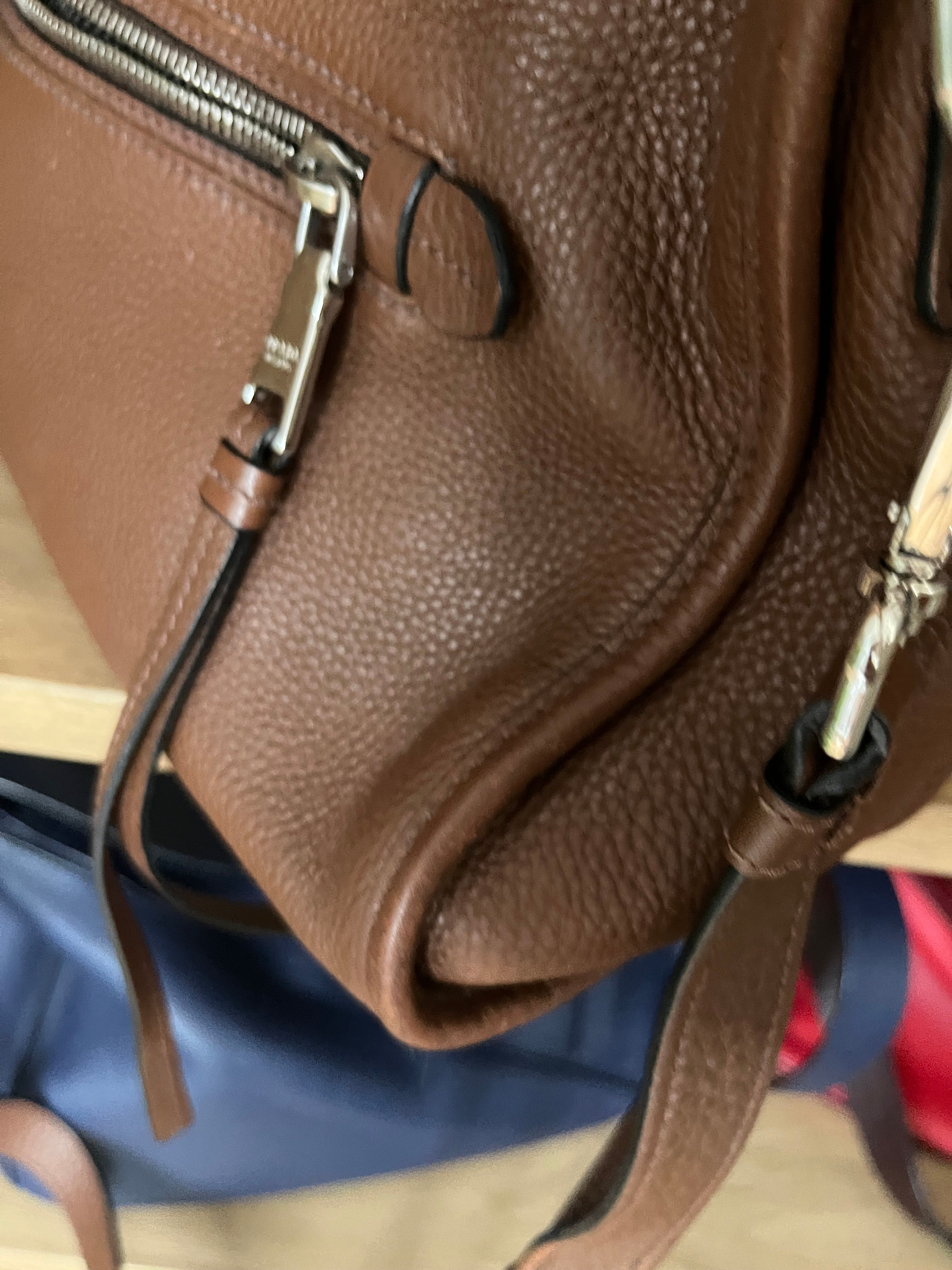 Prada bandolera marrón