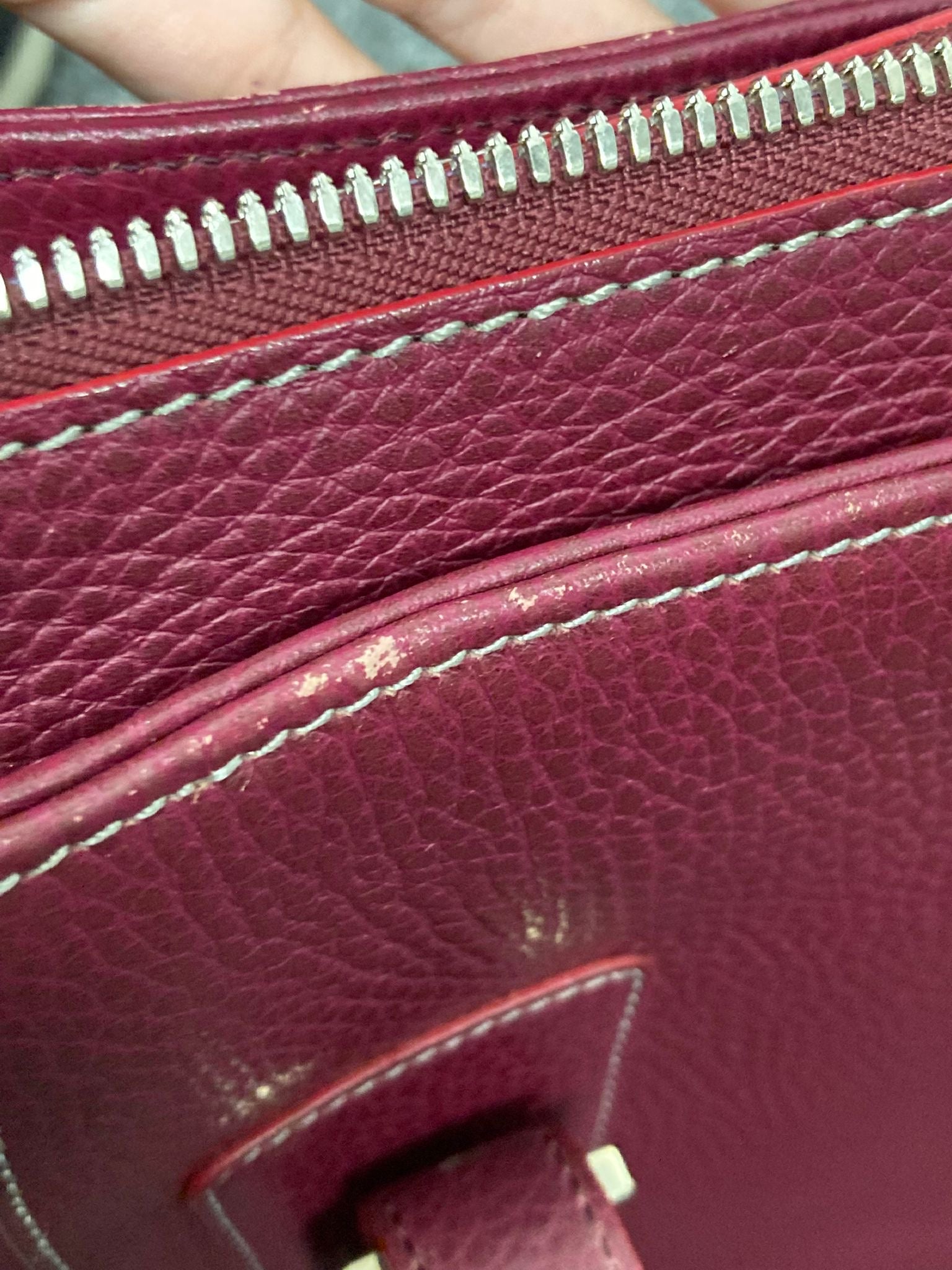 Loewe Logo Tote en piel burdeos