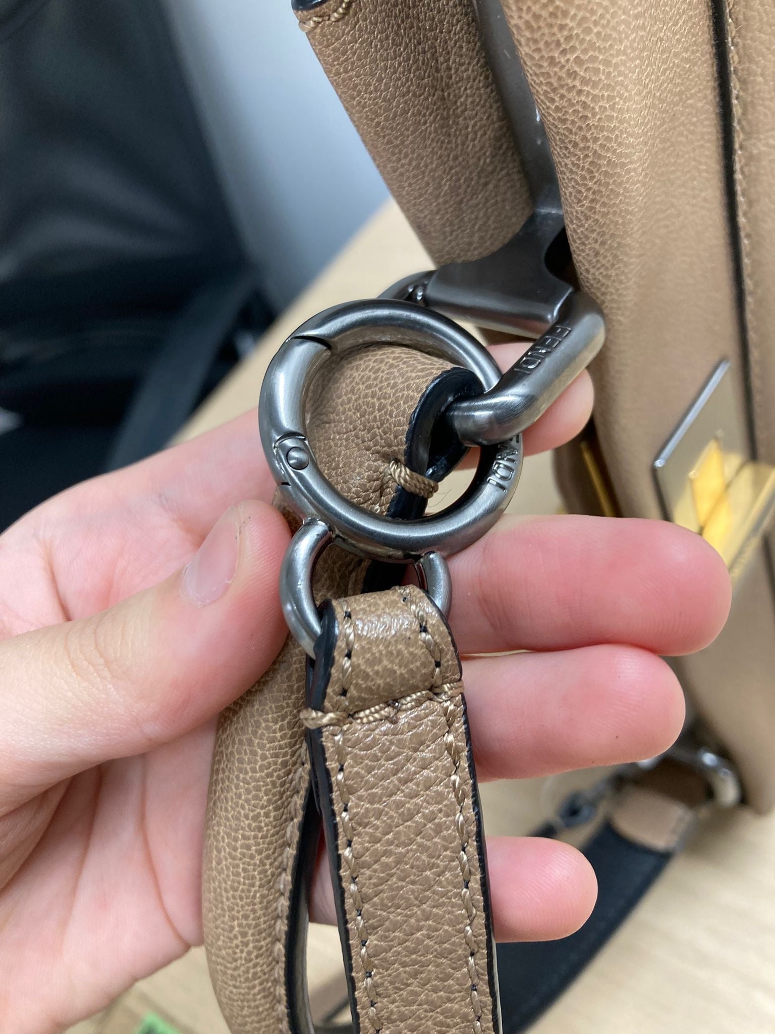 Fendi peekaboo Beige topo bandolera mediano