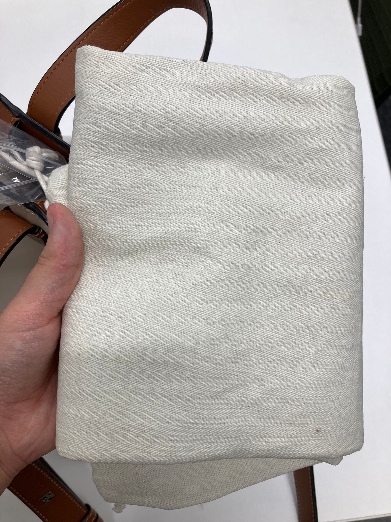 Loewe hammock small tricolor camel y blanco