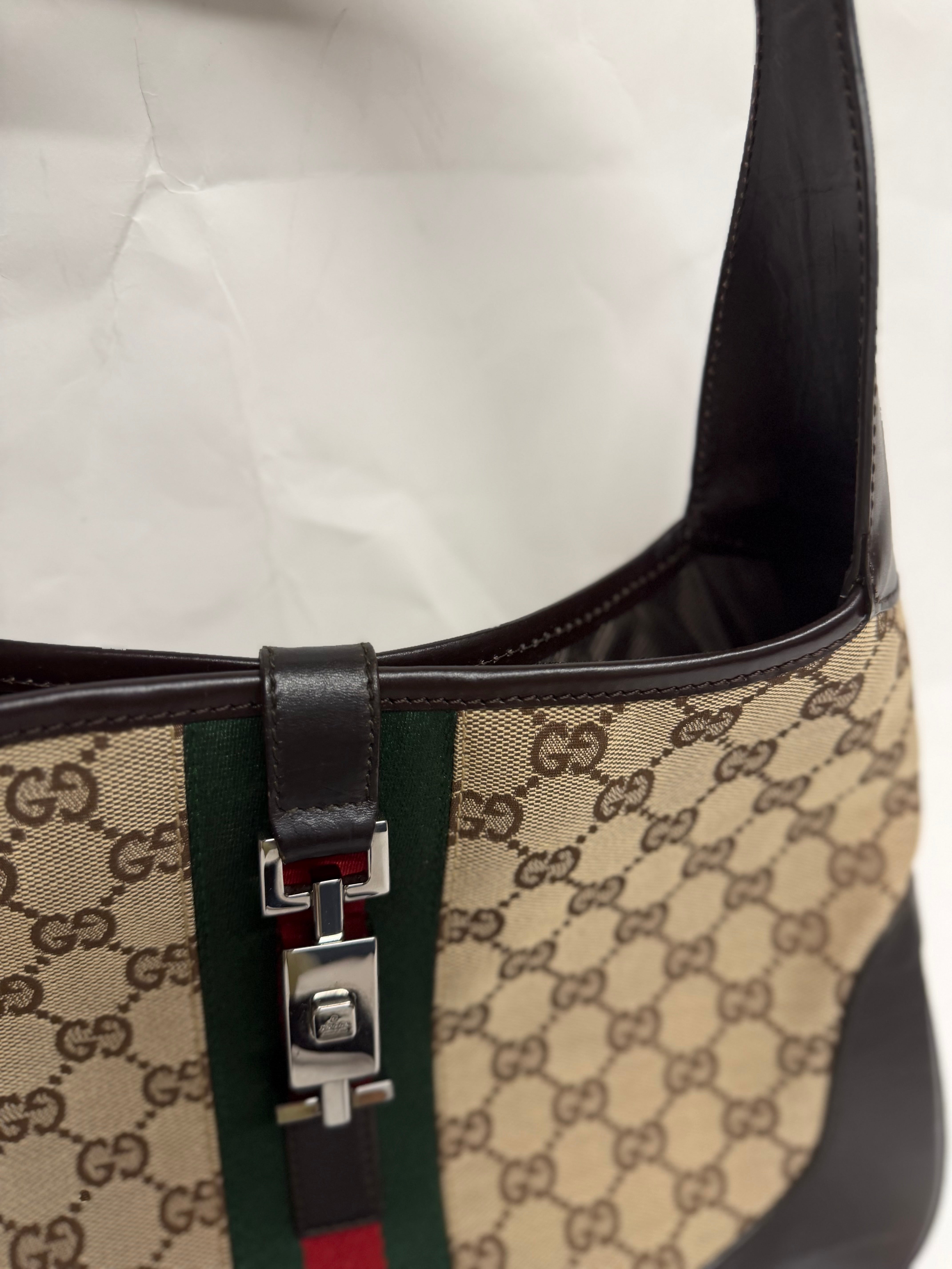 Gucci Jackie GG Canvas Web pequeña con bandolera