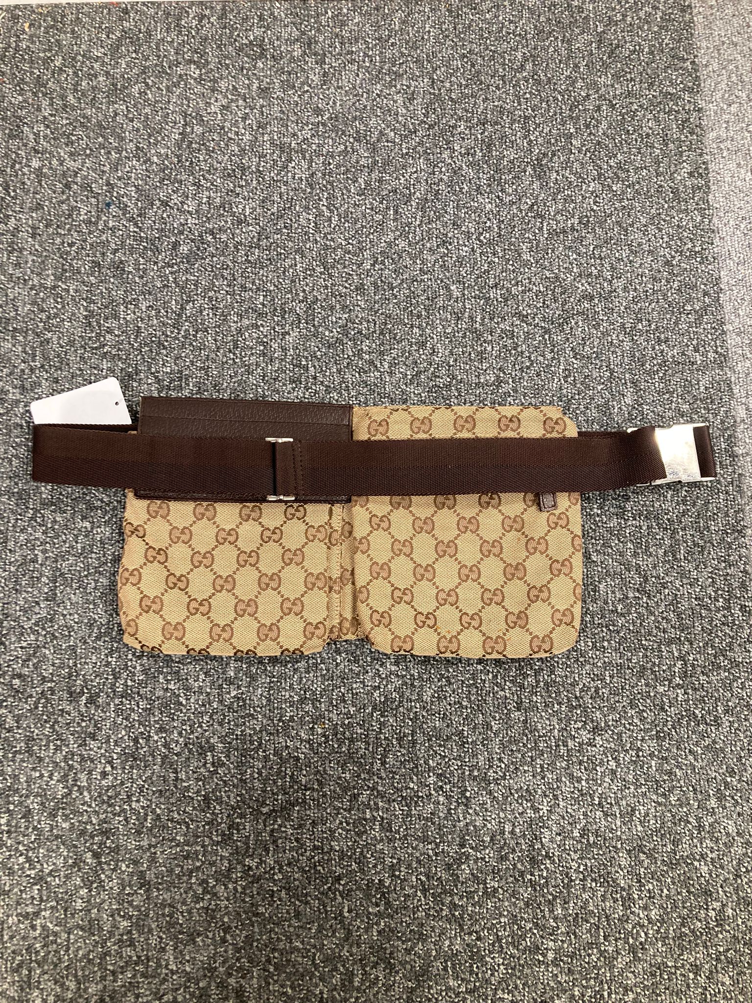 Riñonera Gucci gg canvas marrón