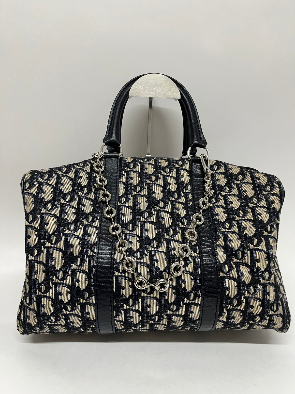 Christian Dior Boston 30 Lona Trotter con Interior en Tela y Bandolera de Borlas