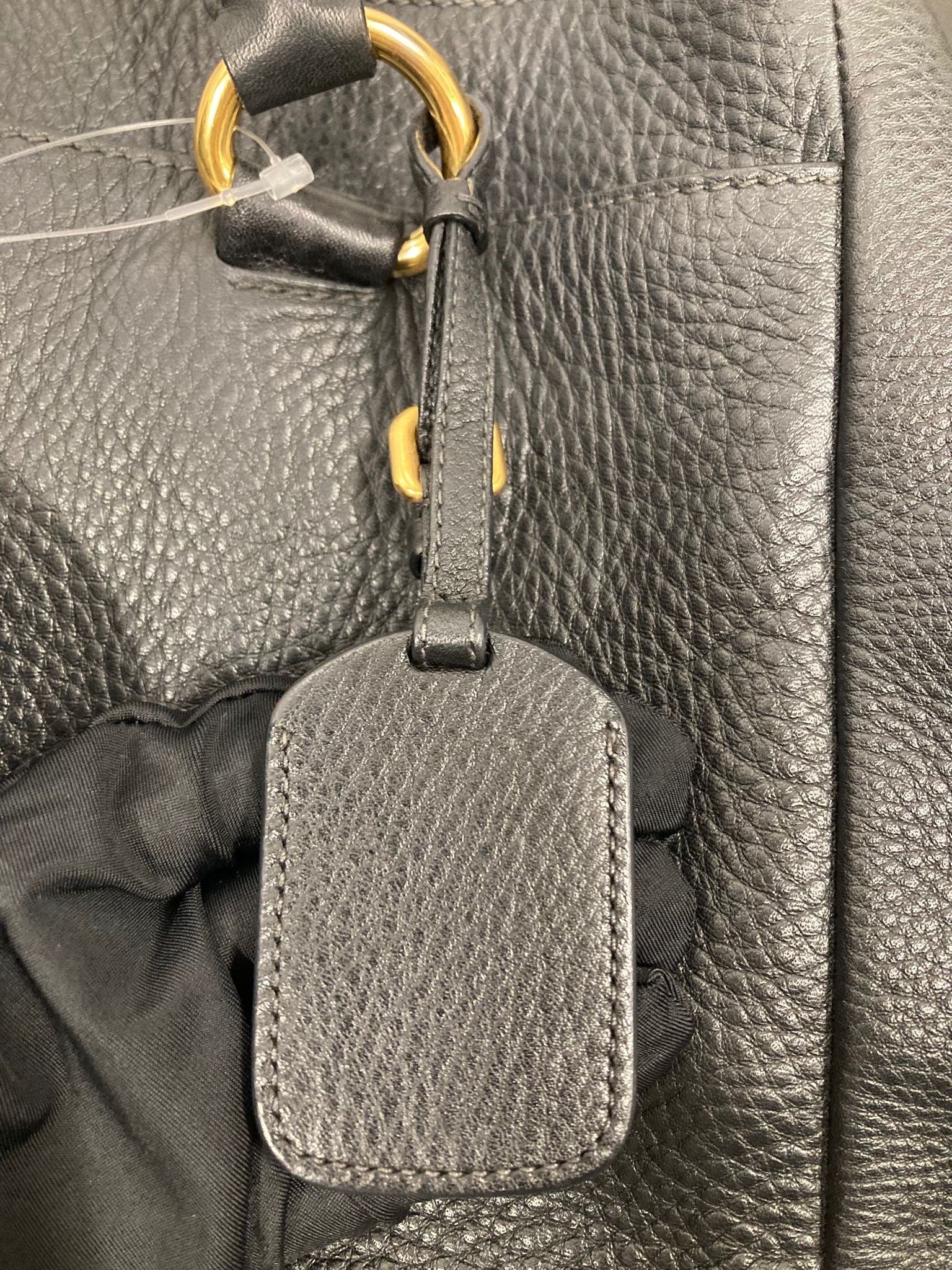 Prada vitello tote negra