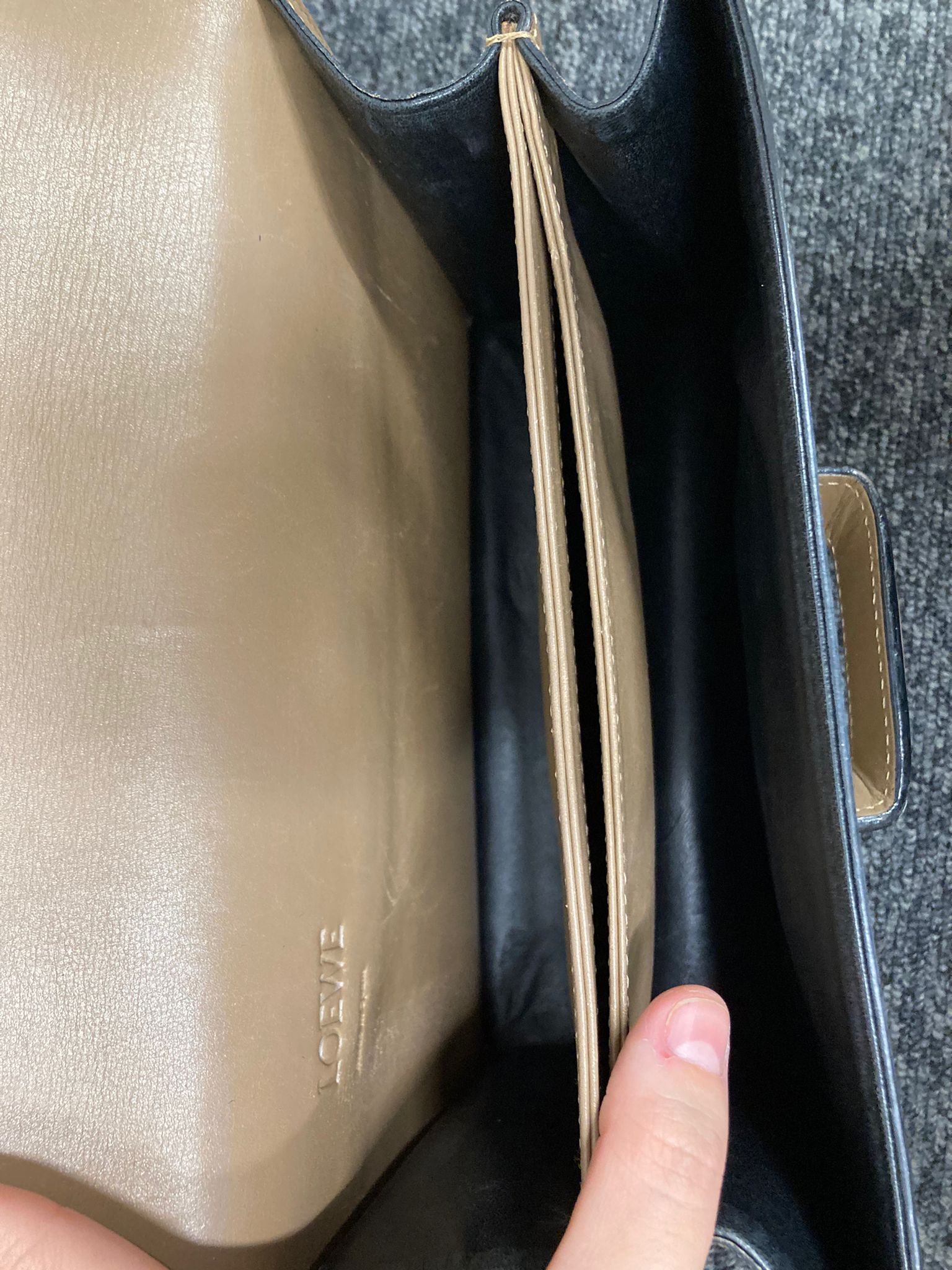 Loewe Barcelona bandolera beige