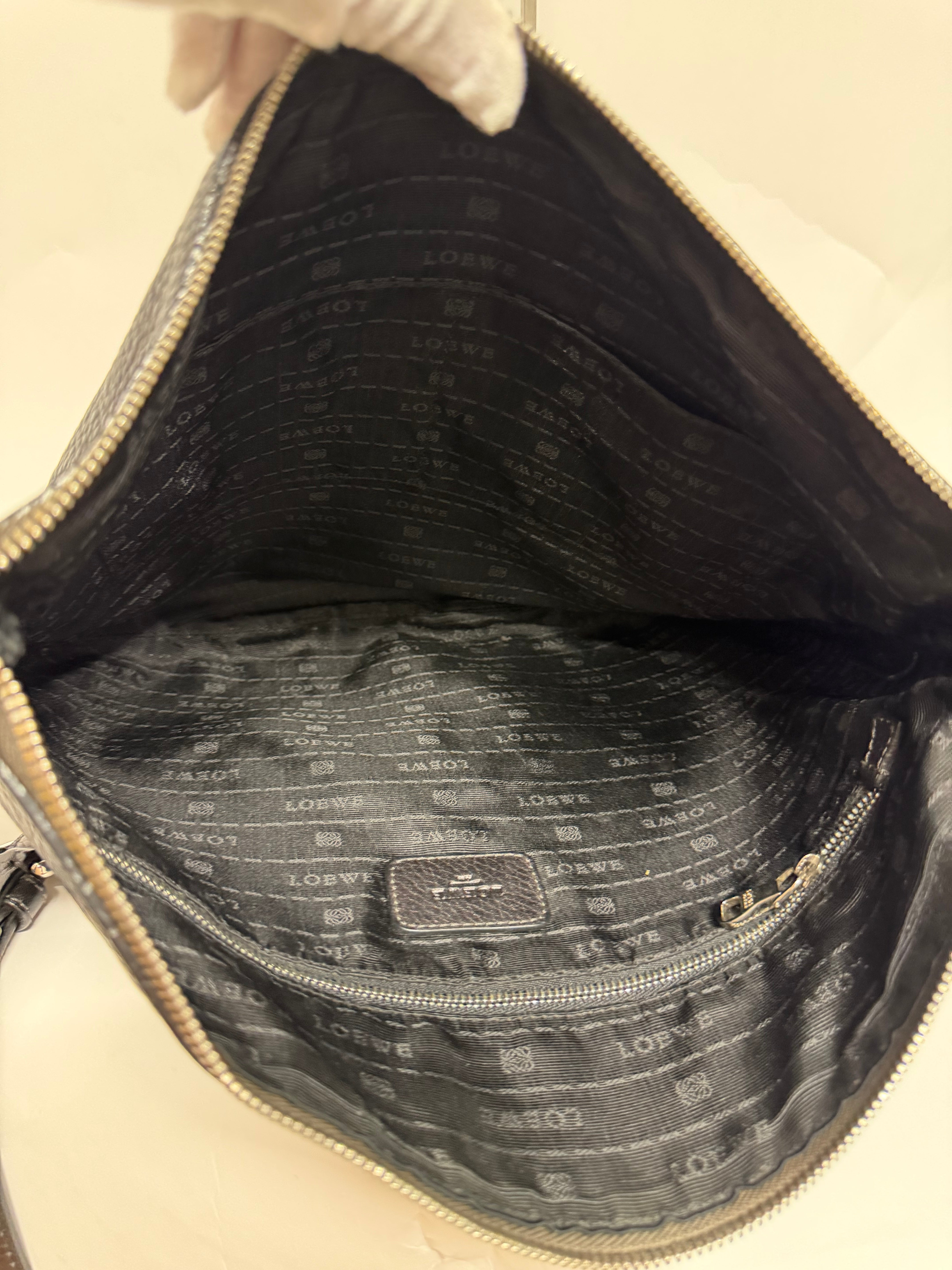 Loewe Heritage Bandolera Piel Granulada Negra