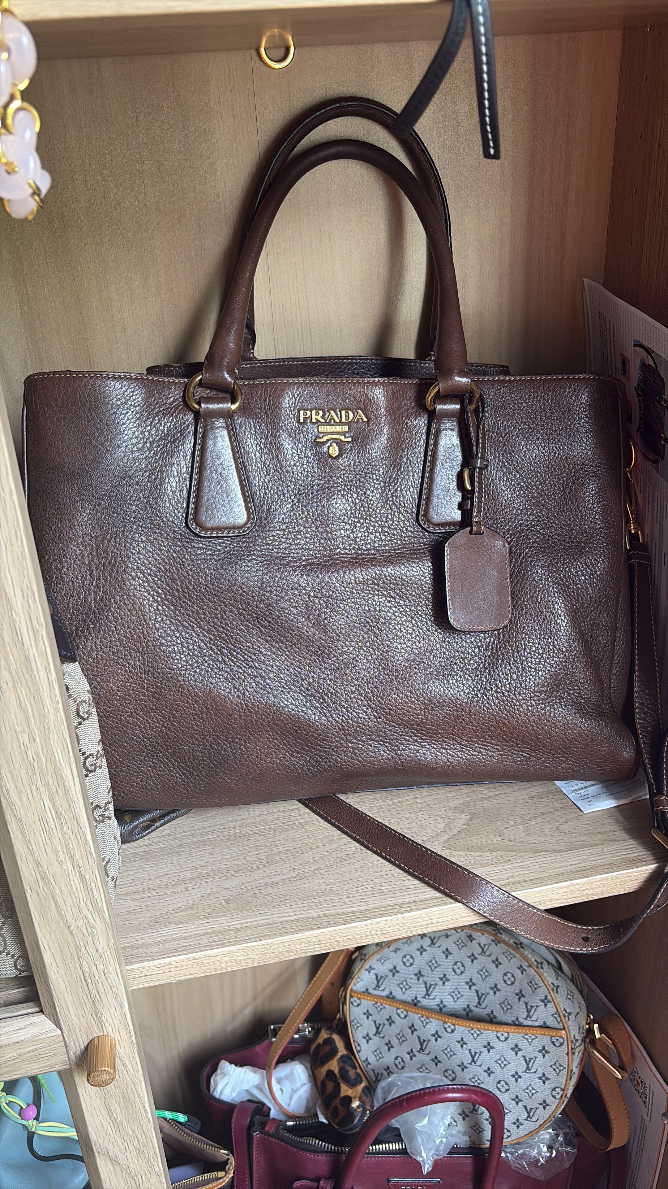 Prada Tote marrón en cuero con bandolera