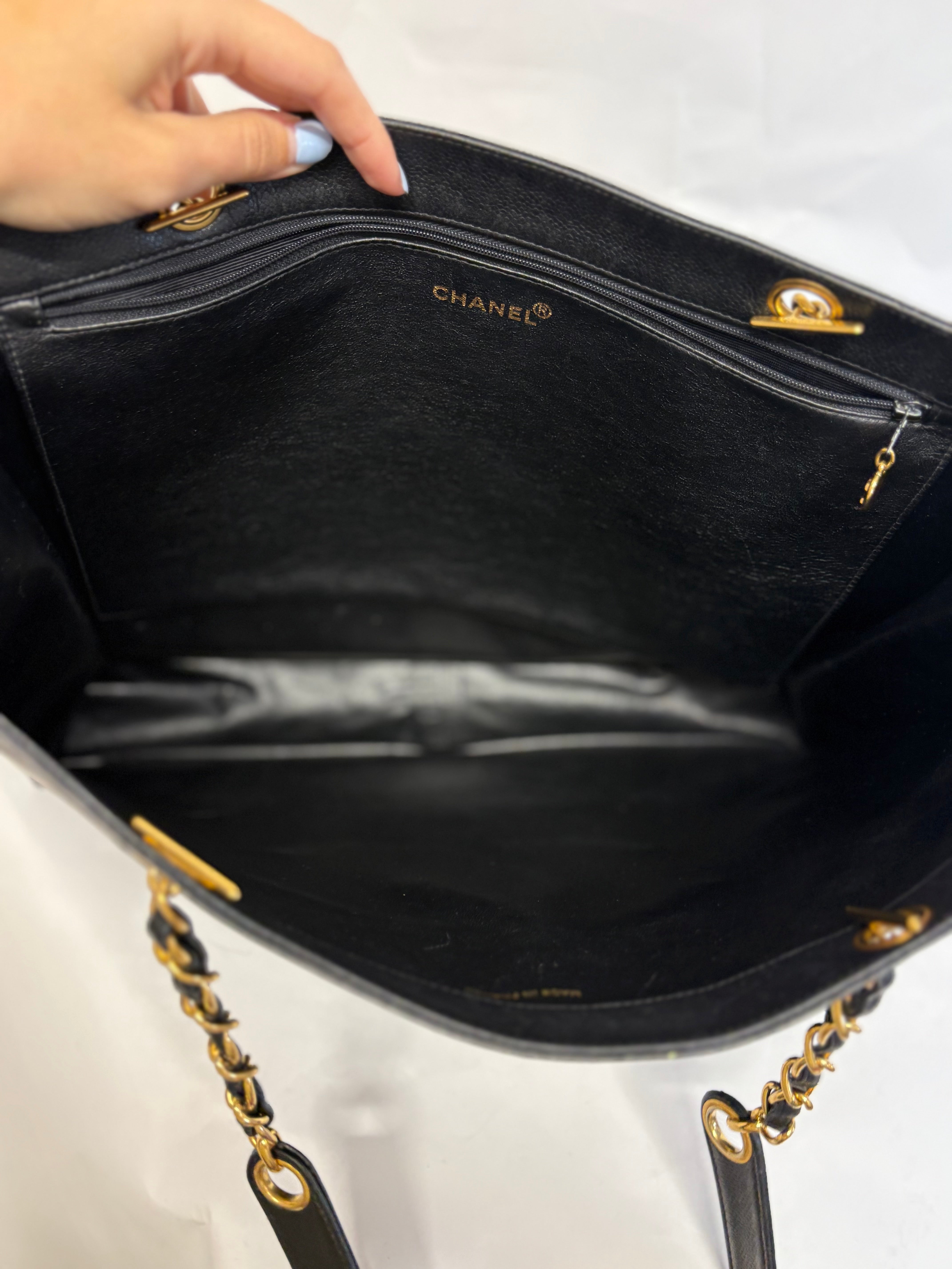 Chanel CC Caviar Tote Bag Negro Vintage