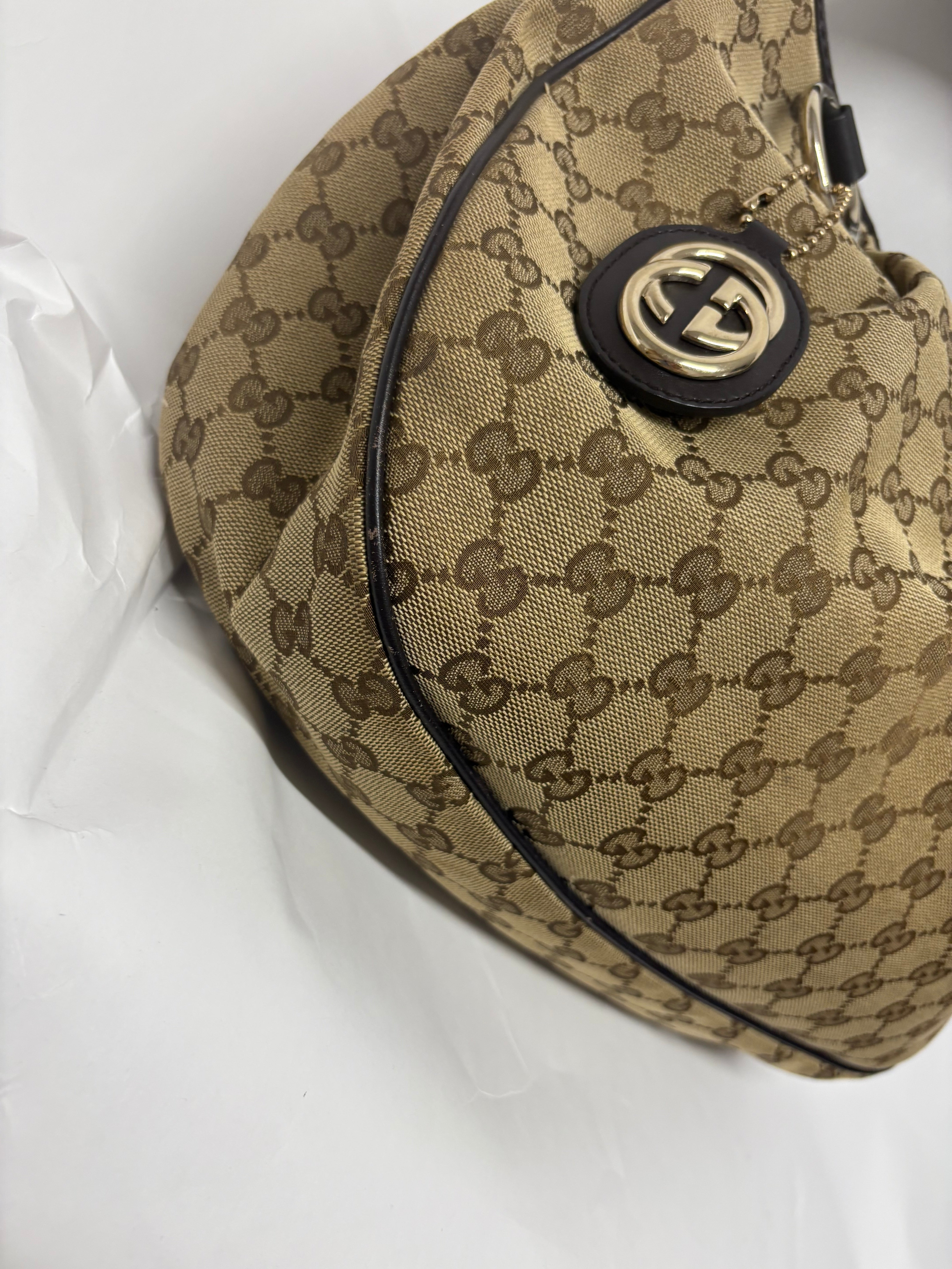 Gucci Sukey GG Canvas Hobo XL – Beige y Piel Marrón Oscura