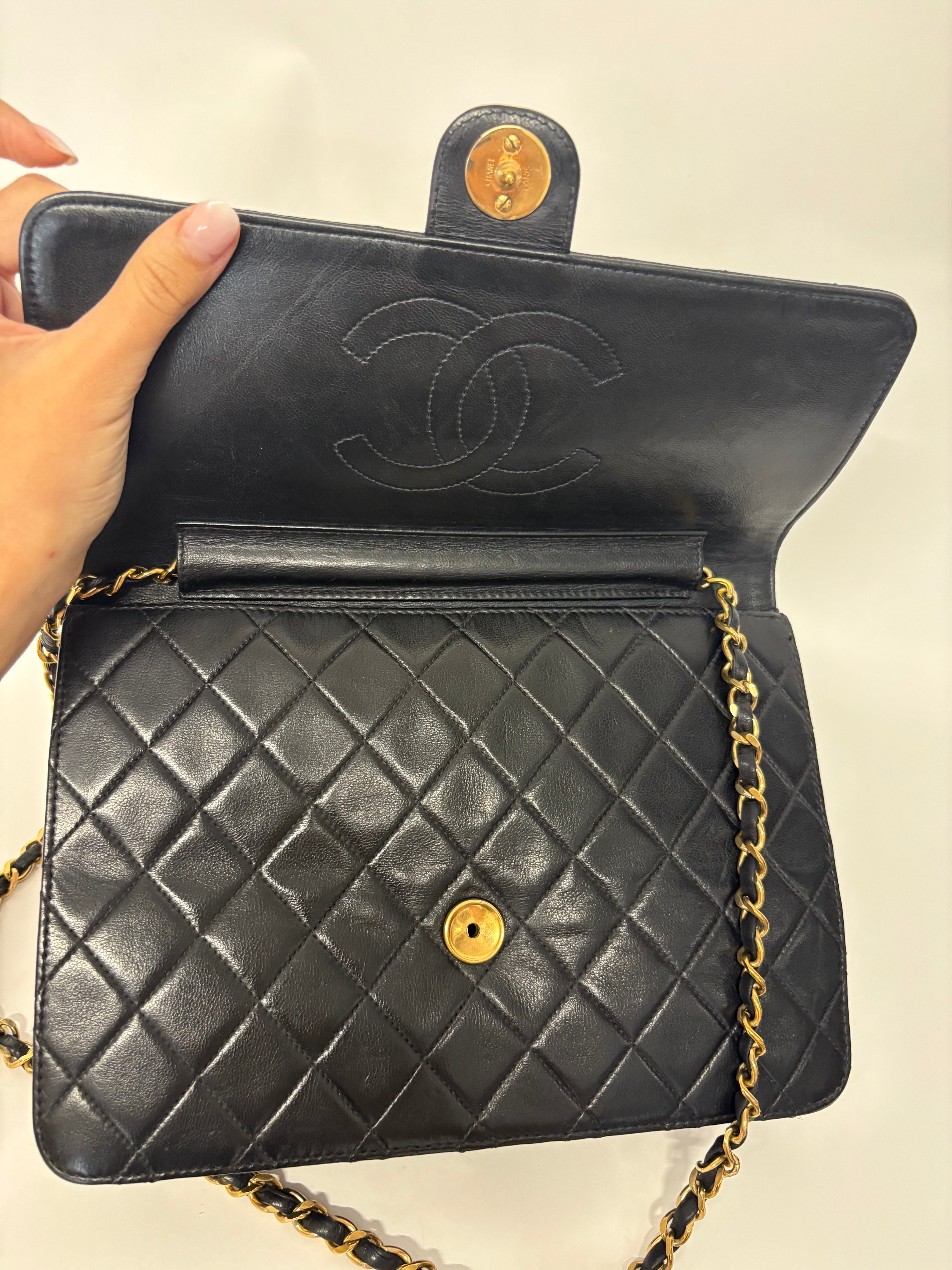 Chanel Timeless Matelassé Single Flap negra