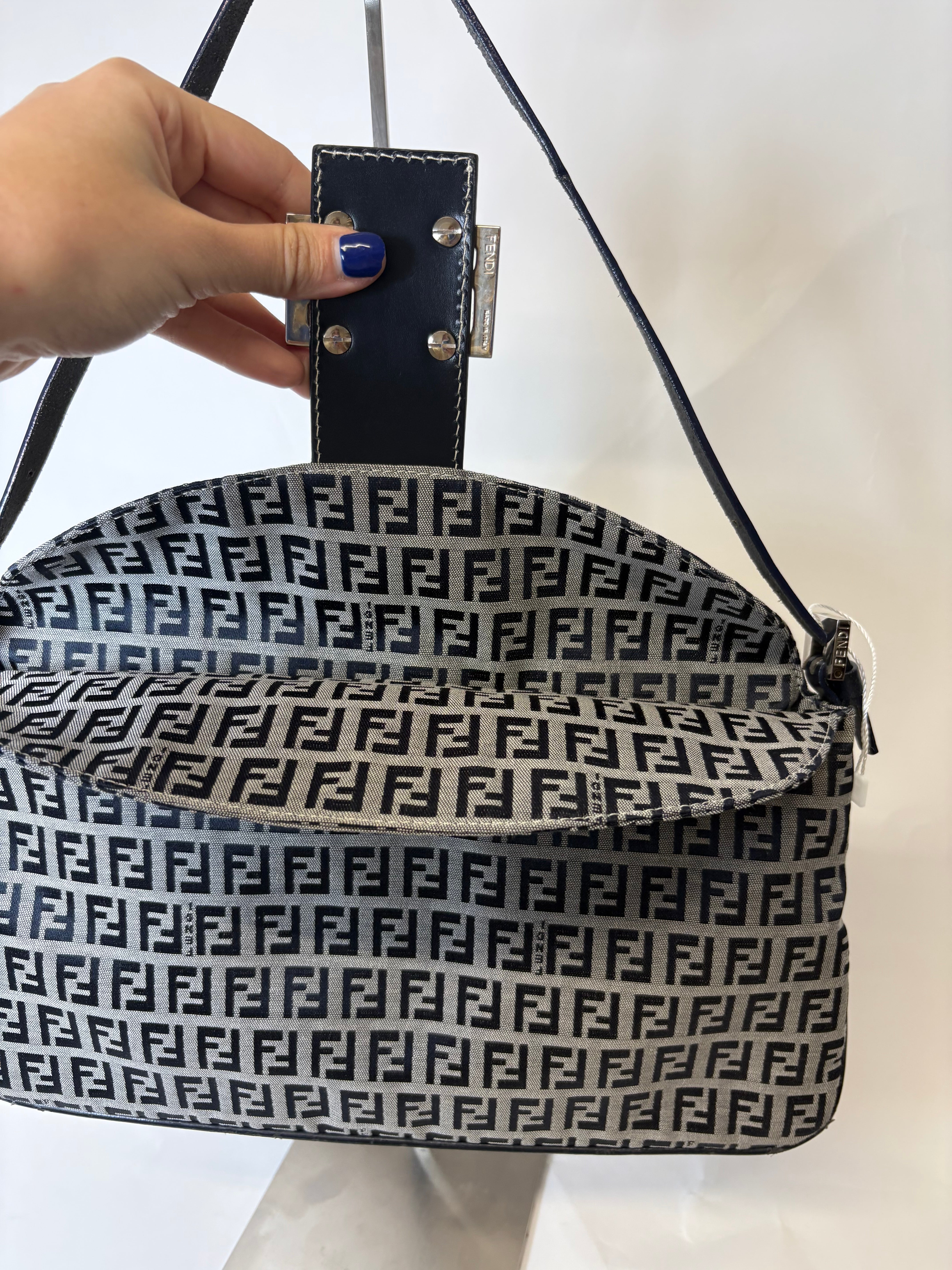 Fendi baguette zucca azul marino