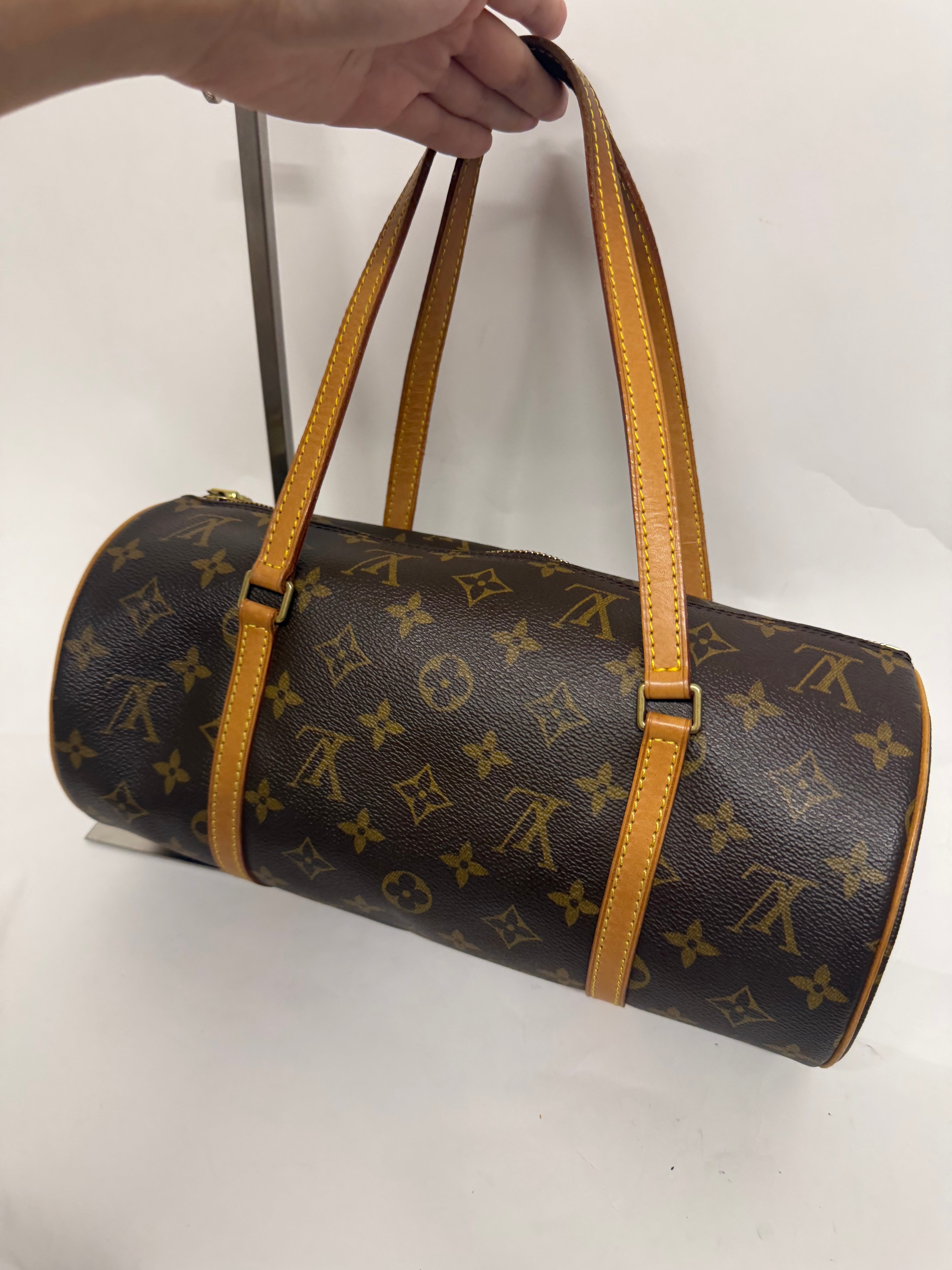 Louis Vuitton Papillon 30 Monogram con pouch